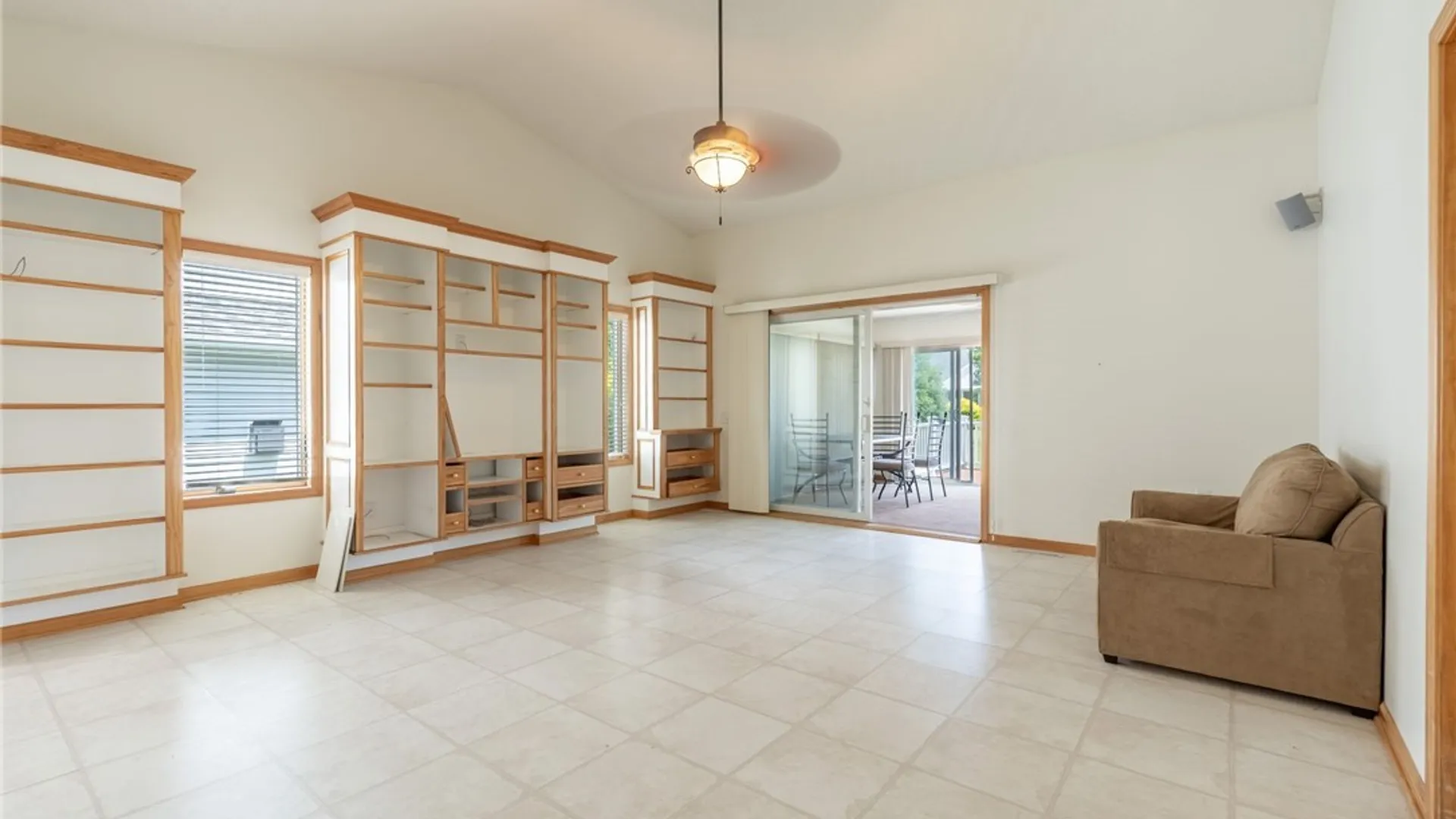 Property at 71 Niagara Shore Drive, Tonawanda, NY 14150 18