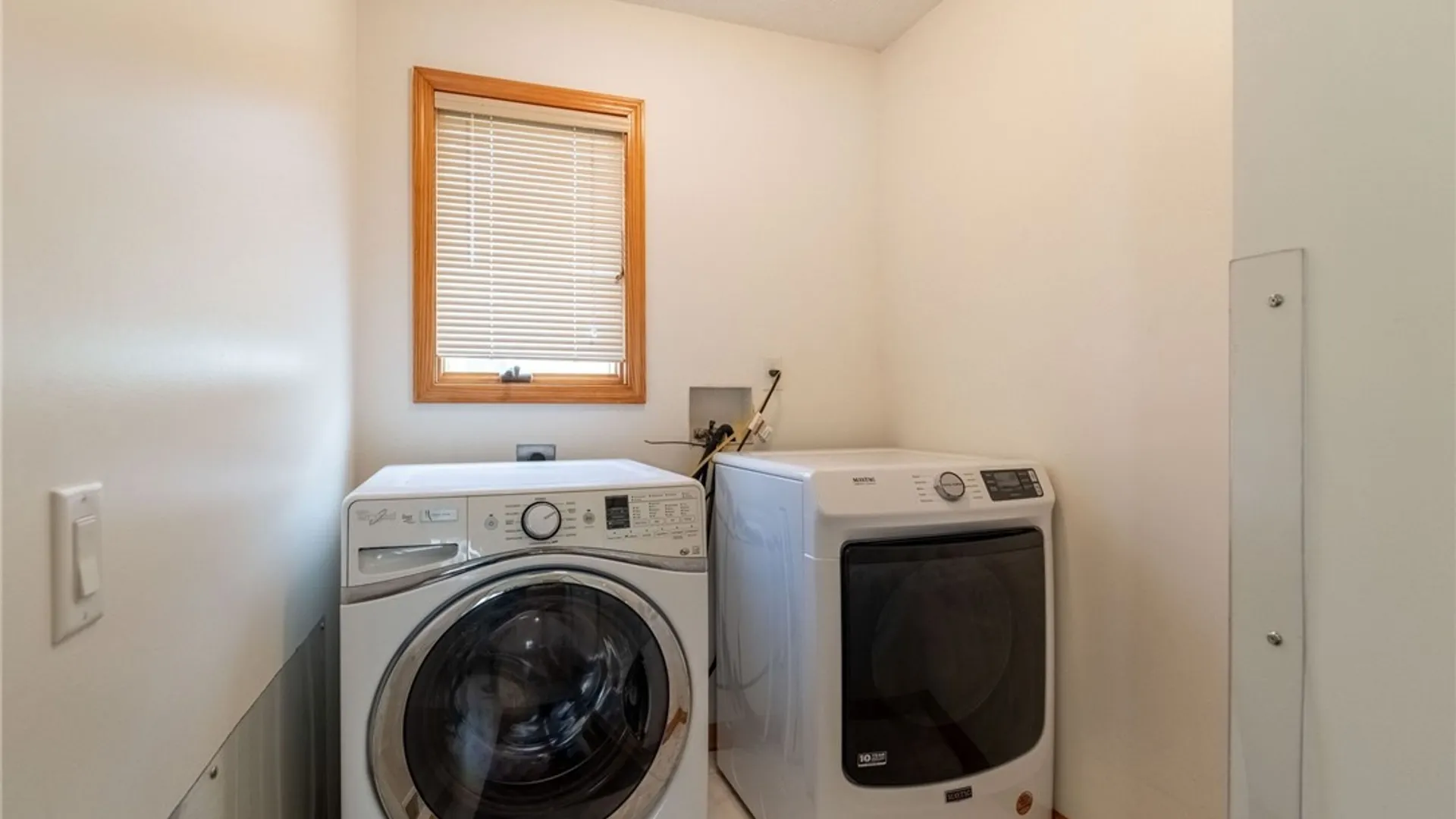 Property at 71 Niagara Shore Drive, Tonawanda, NY 14150 26