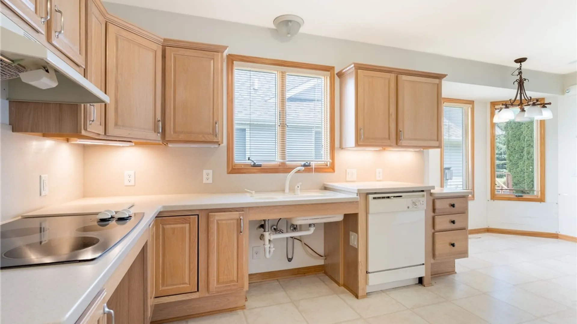 Property at 71 Niagara Shore Drive, Tonawanda, NY 14150 4