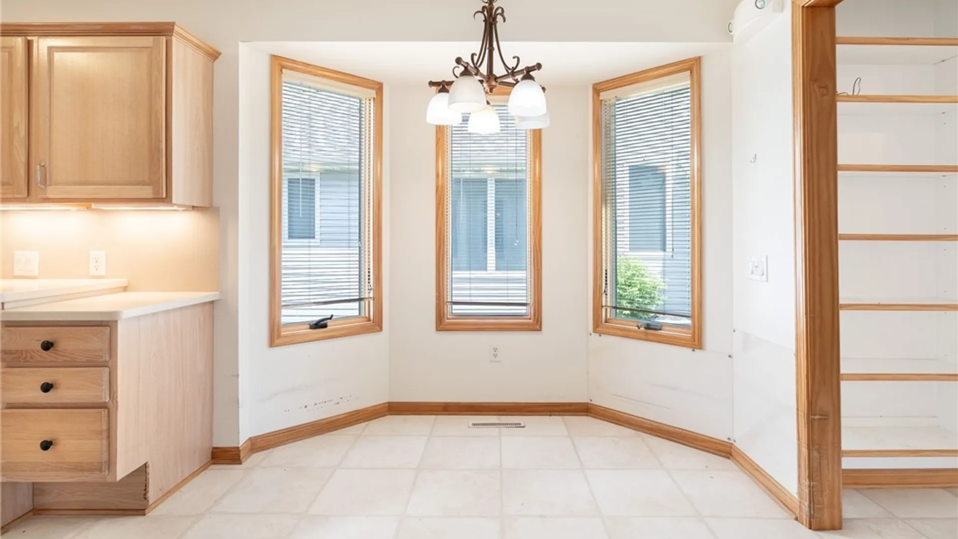 Property at 71 Niagara Shore Drive, Tonawanda, NY 14150 7