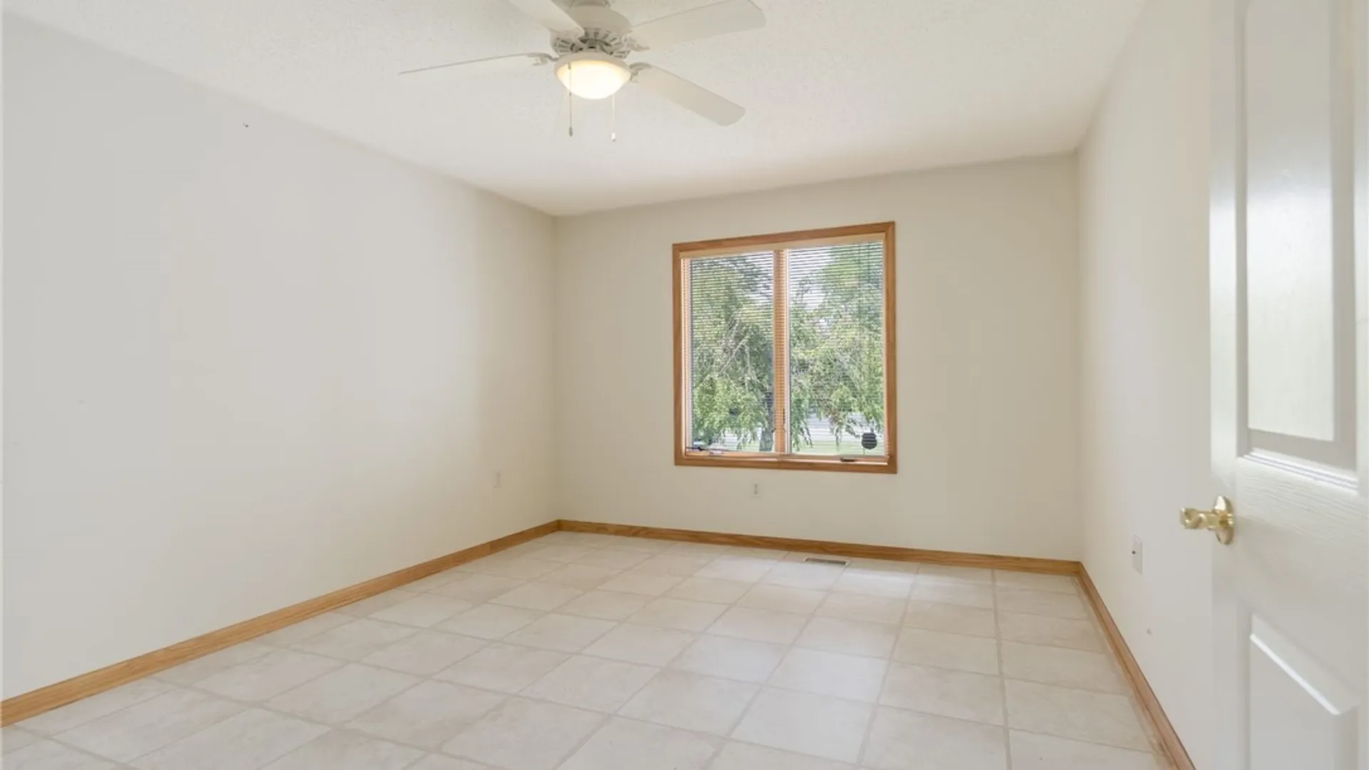 Property at 71 Niagara Shore Drive, Tonawanda, NY 14150 8