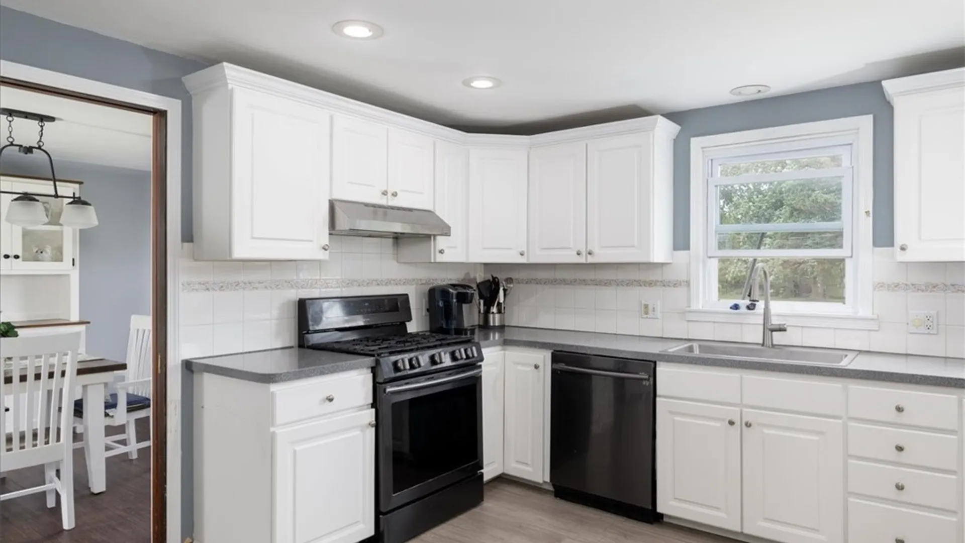 Property at 172 Chestnut Hill Lane, Amherst, NY 14221 7