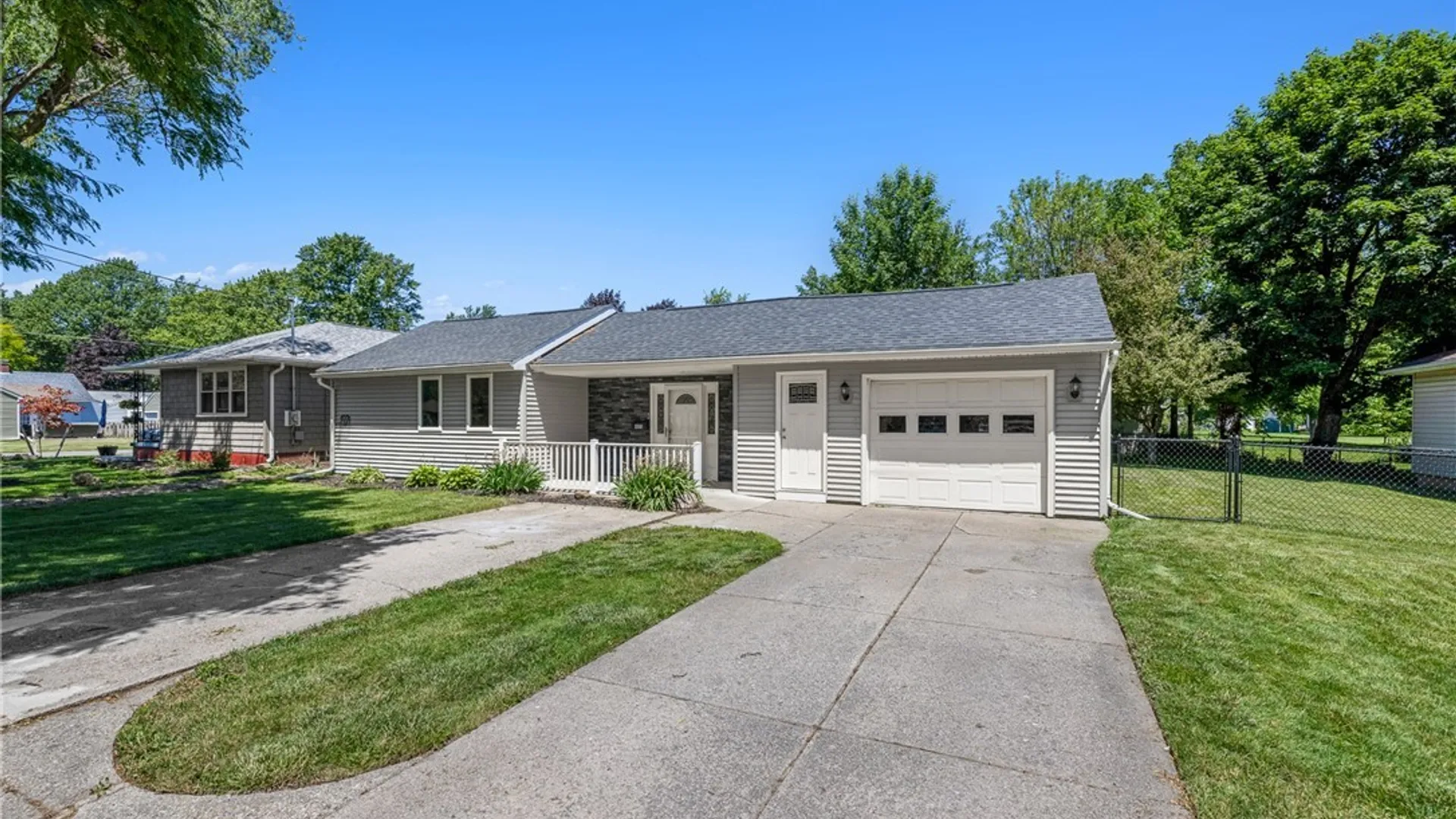 Property at 405 Warner Avenue, North Tonawanda, NY 14120 5