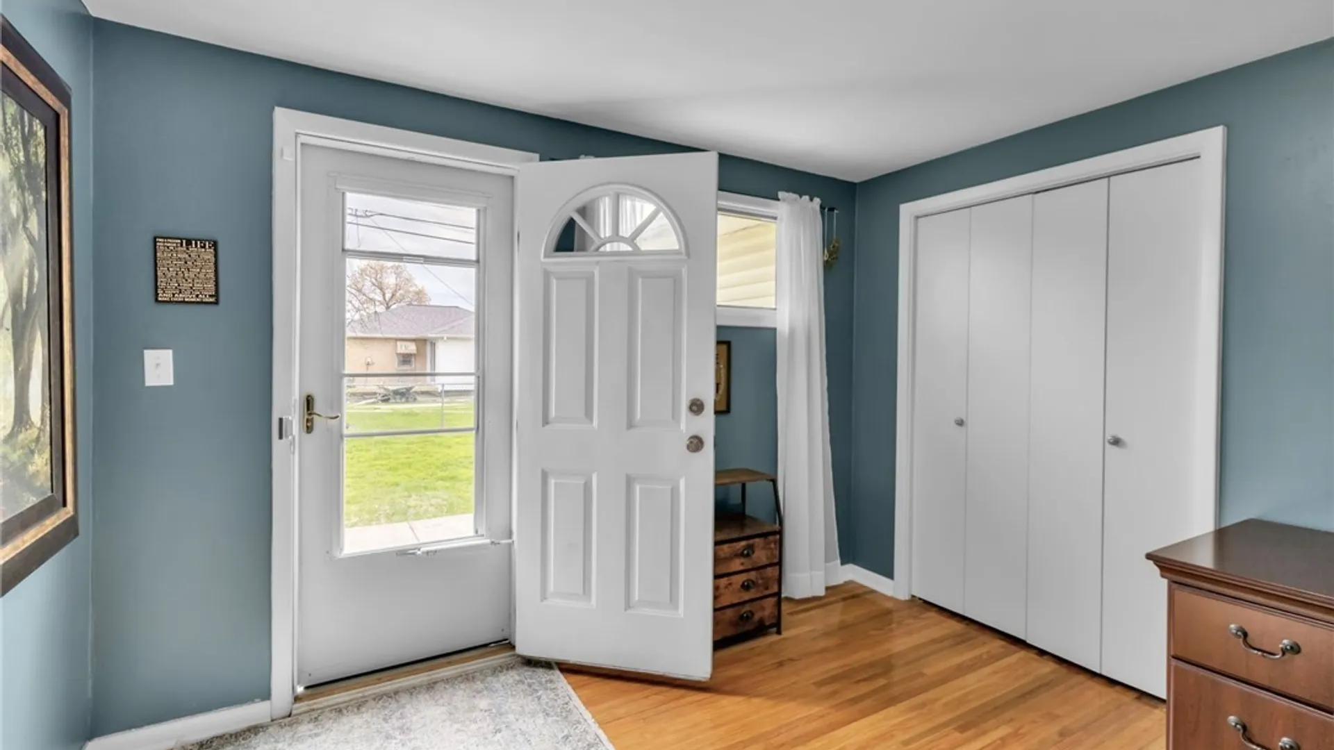 Property at 19 Algiers Lane, Cheektowaga, NY 14225 25