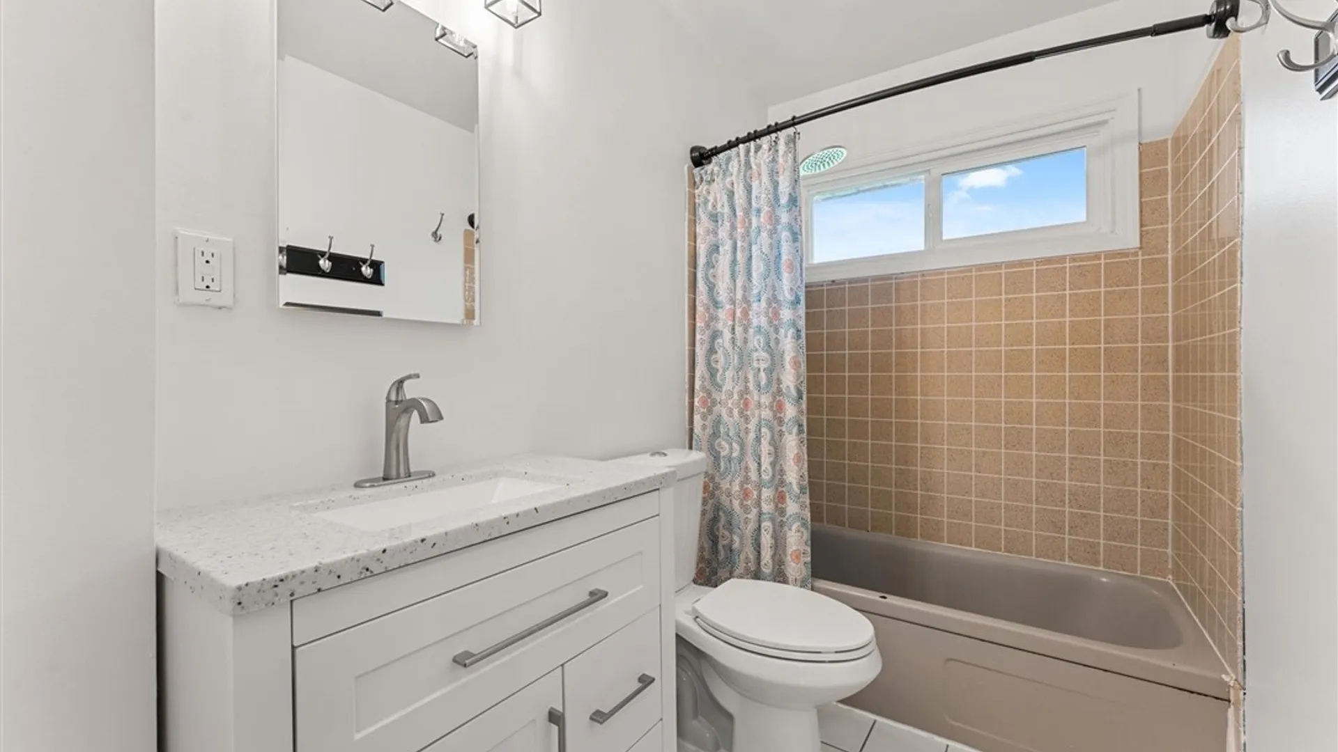 Property at 9 Foxberry Lane, Clay, NY 13090 15