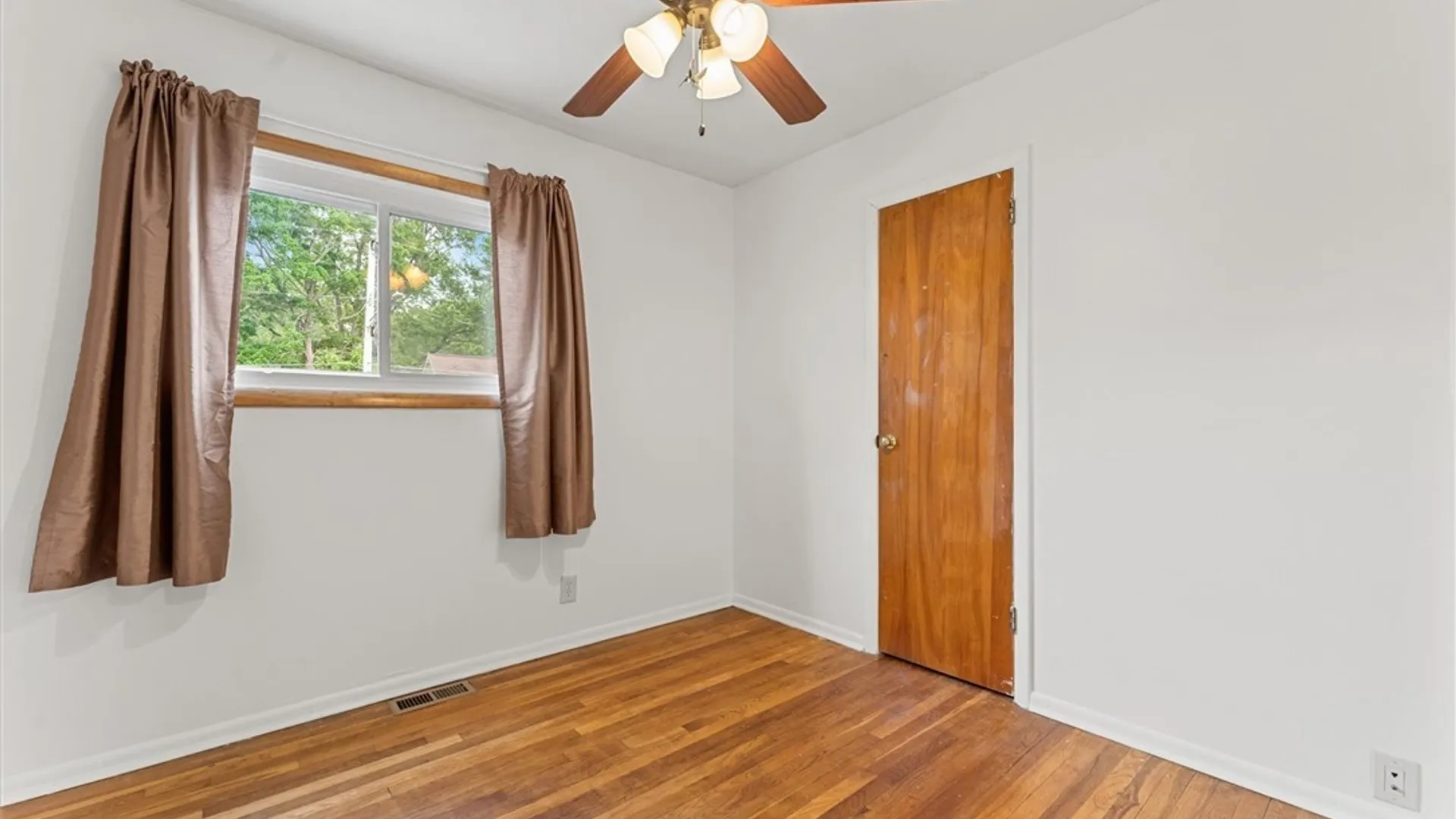 Property at 9 Foxberry Lane, Clay, NY 13090 17