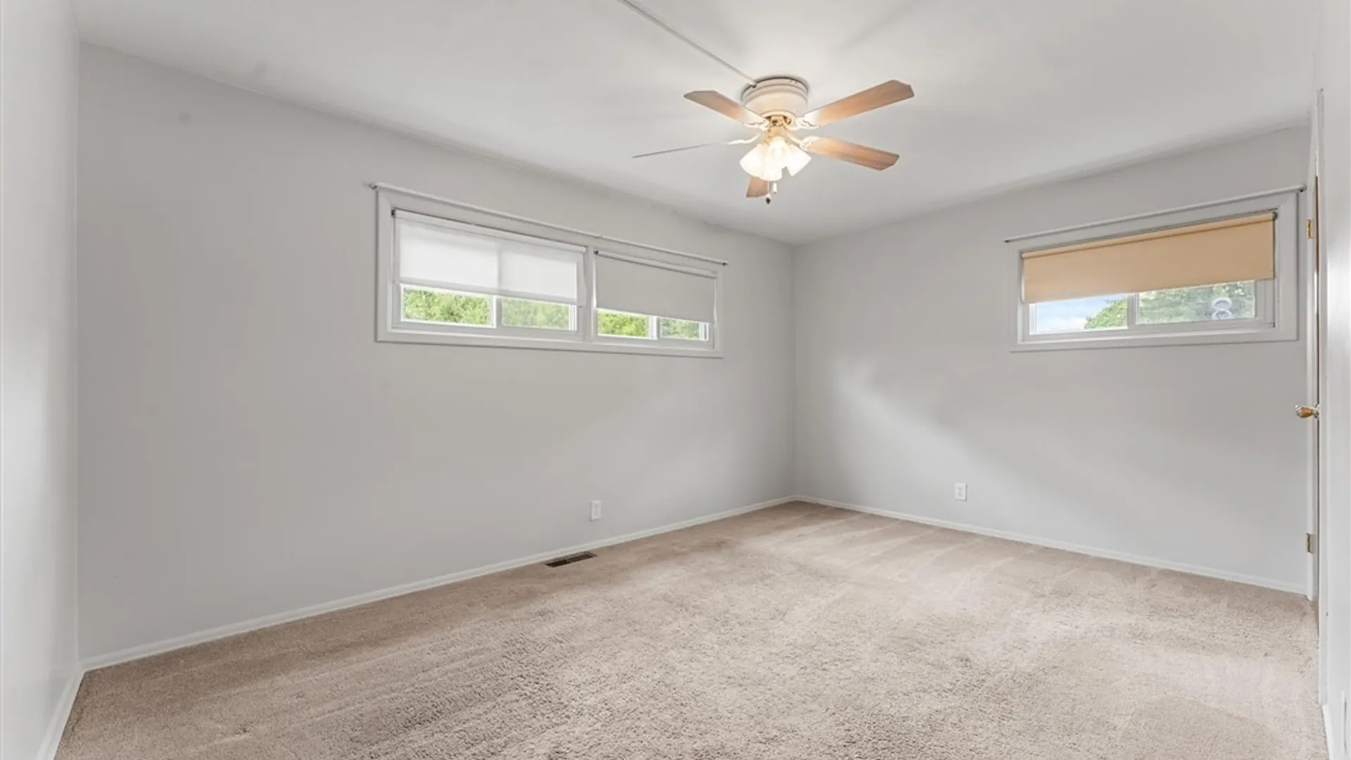 Property at 9 Foxberry Lane, Clay, NY 13090 21