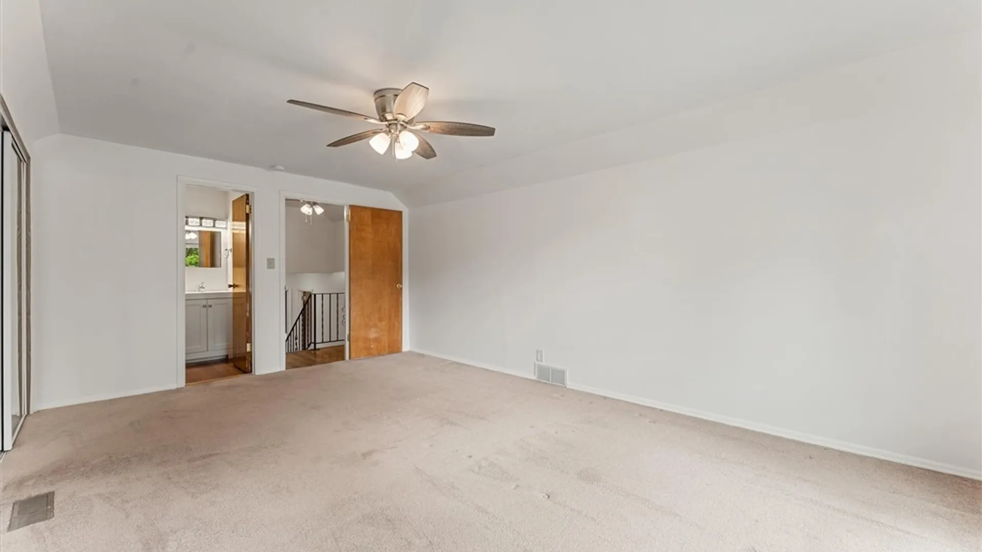 Property at 9 Foxberry Lane, Clay, NY 13090 25