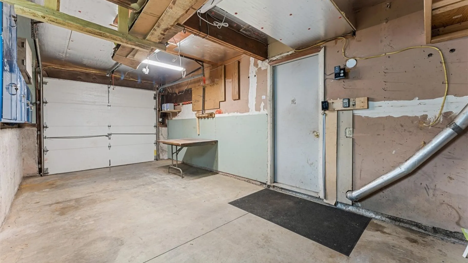 Property at 9 Foxberry Lane, Clay, NY 13090 32