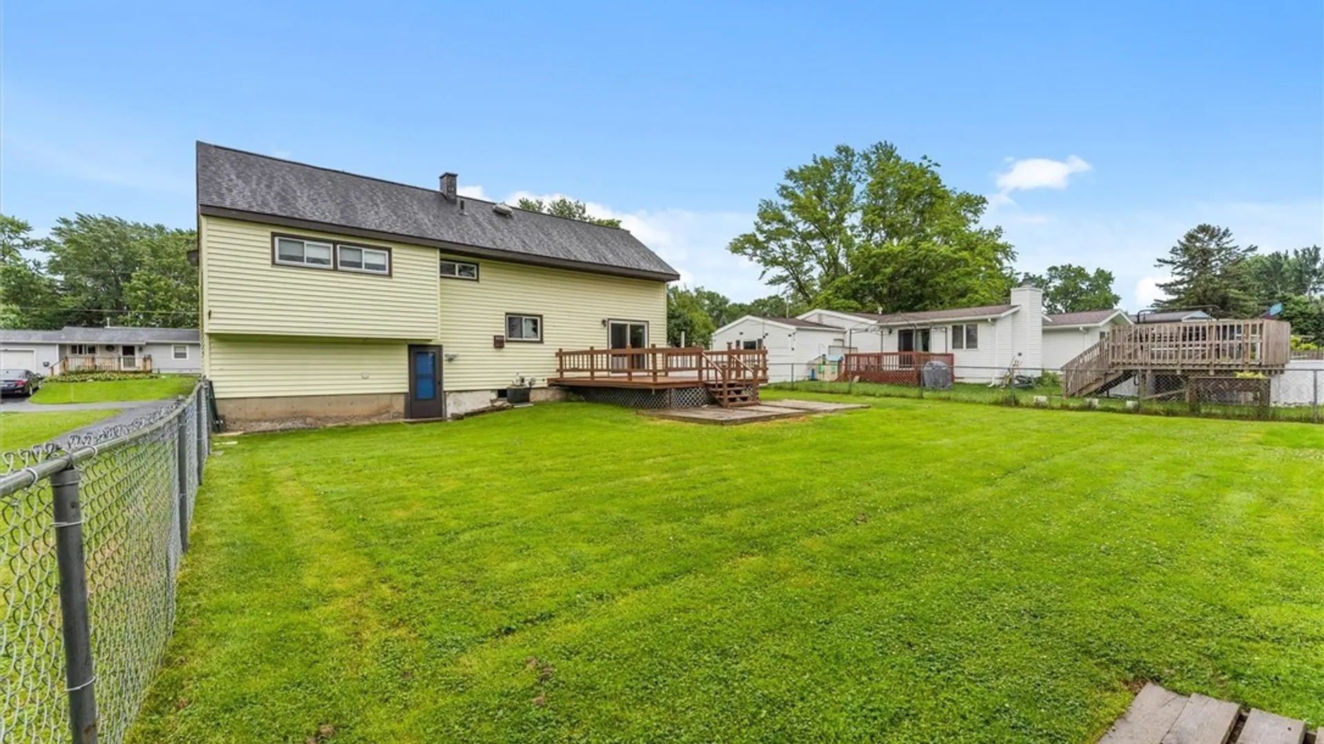 Property at 9 Foxberry Lane, Clay, NY 13090 39