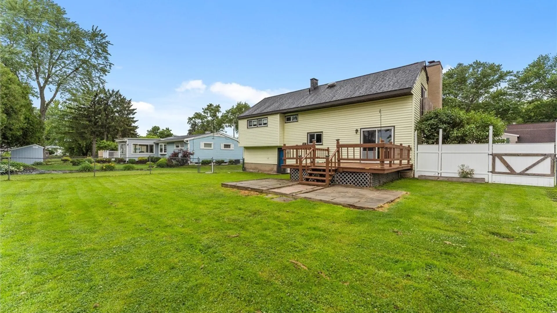 Property at 9 Foxberry Lane, Clay, NY 13090 41