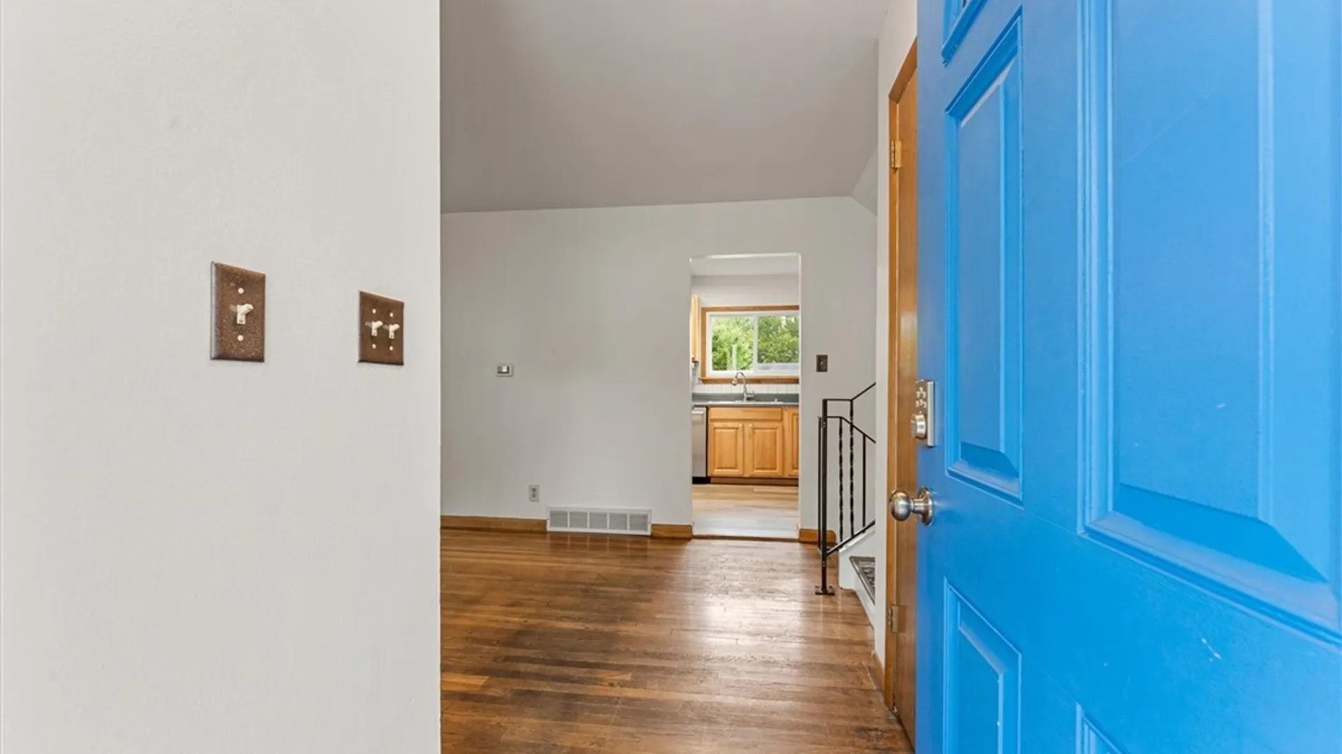 Property at 9 Foxberry Lane, Clay, NY 13090 6