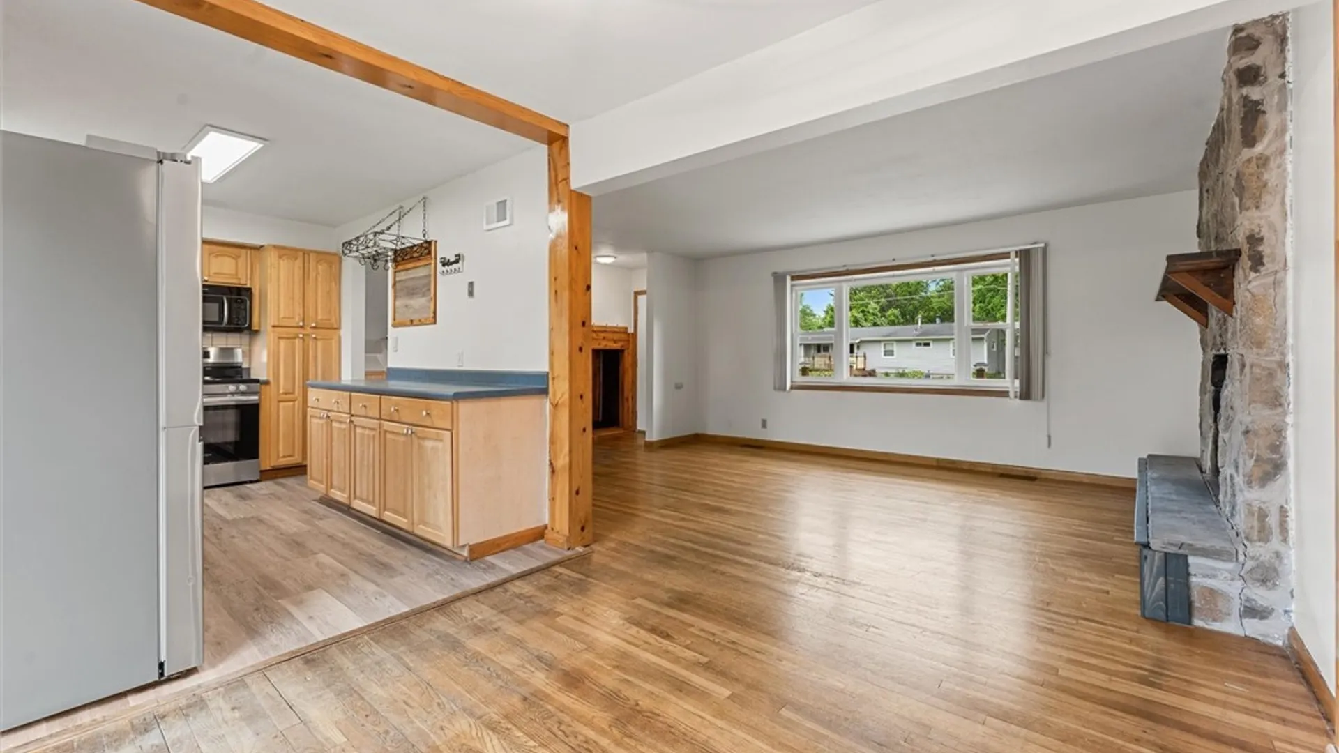 Property at 9 Foxberry Lane, Clay, NY 13090 9