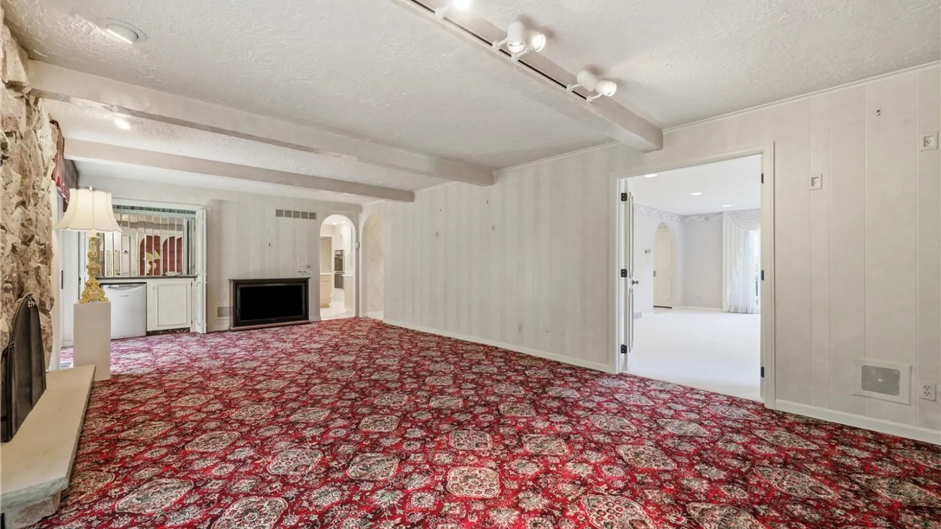 Property at 164 Crestwood Lane, Amherst, NY 14221 14