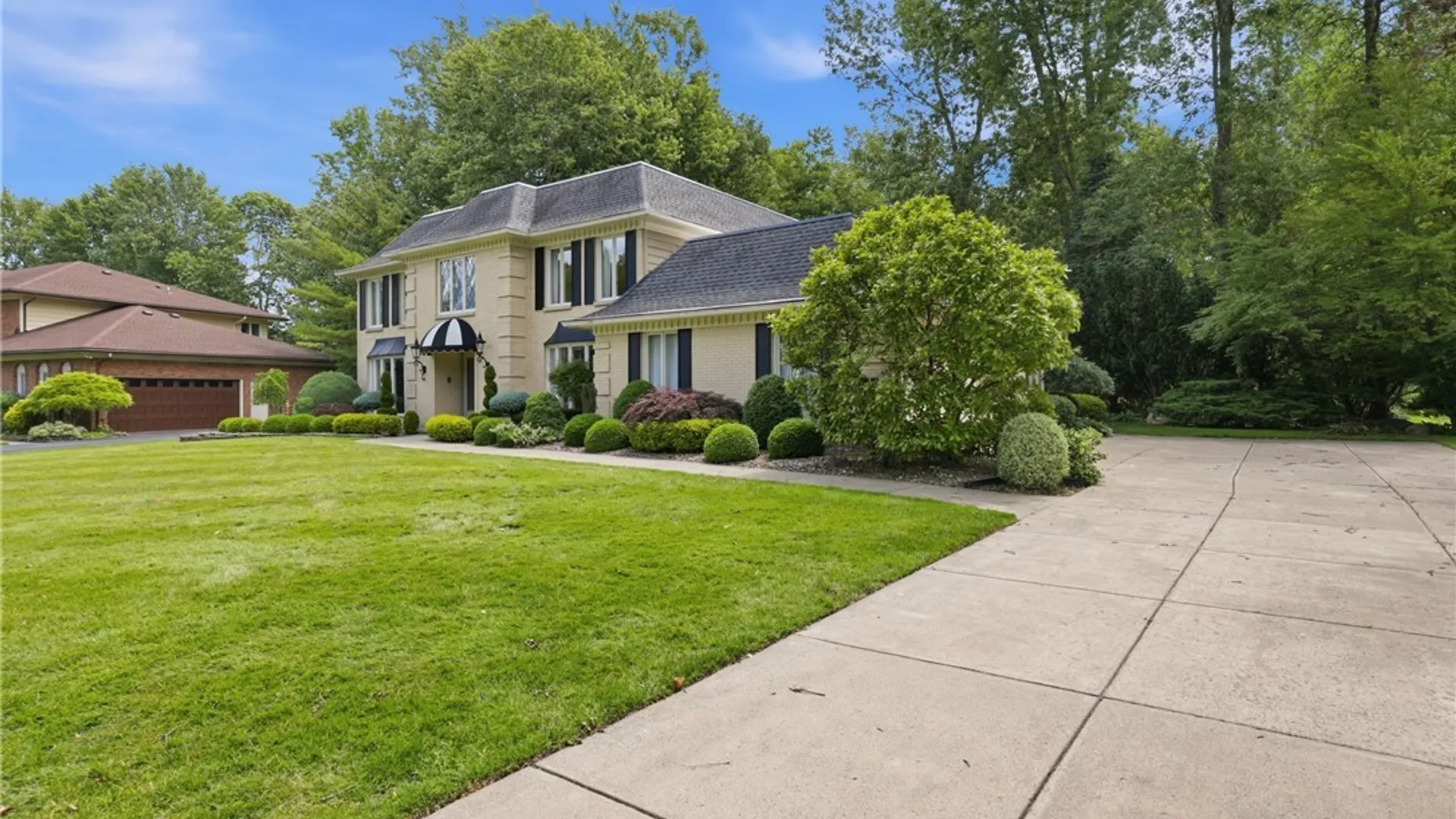 Property at 164 Crestwood Lane, Amherst, NY 14221 2
