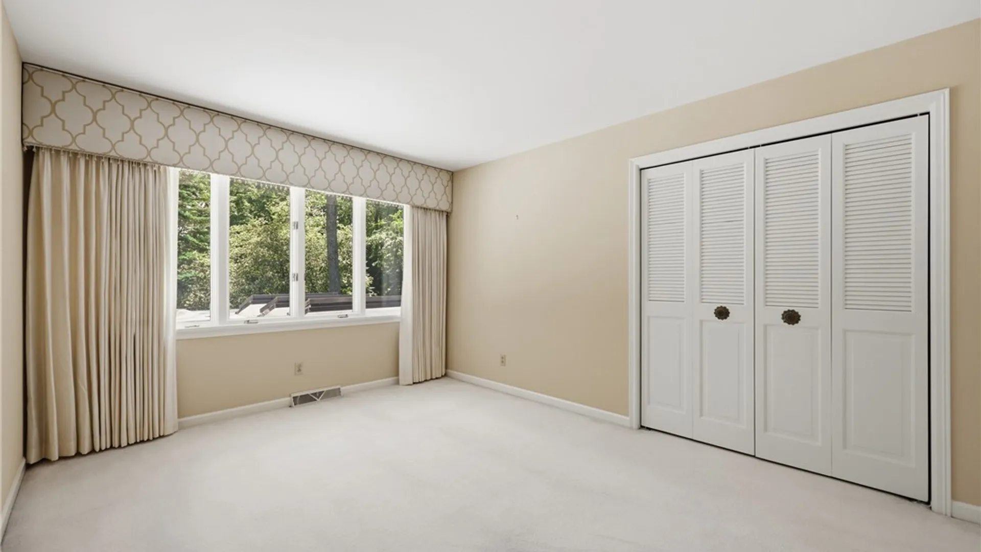 Property at 164 Crestwood Lane, Amherst, NY 14221 27