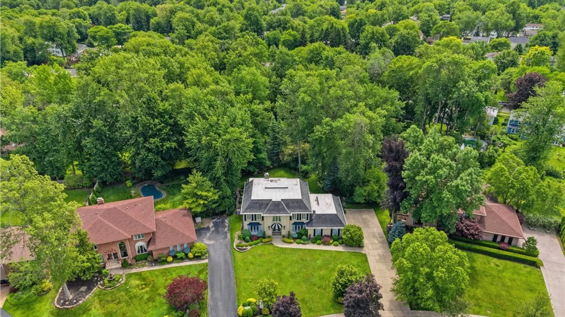 Property at 164 Crestwood Lane, Amherst, NY 14221 6