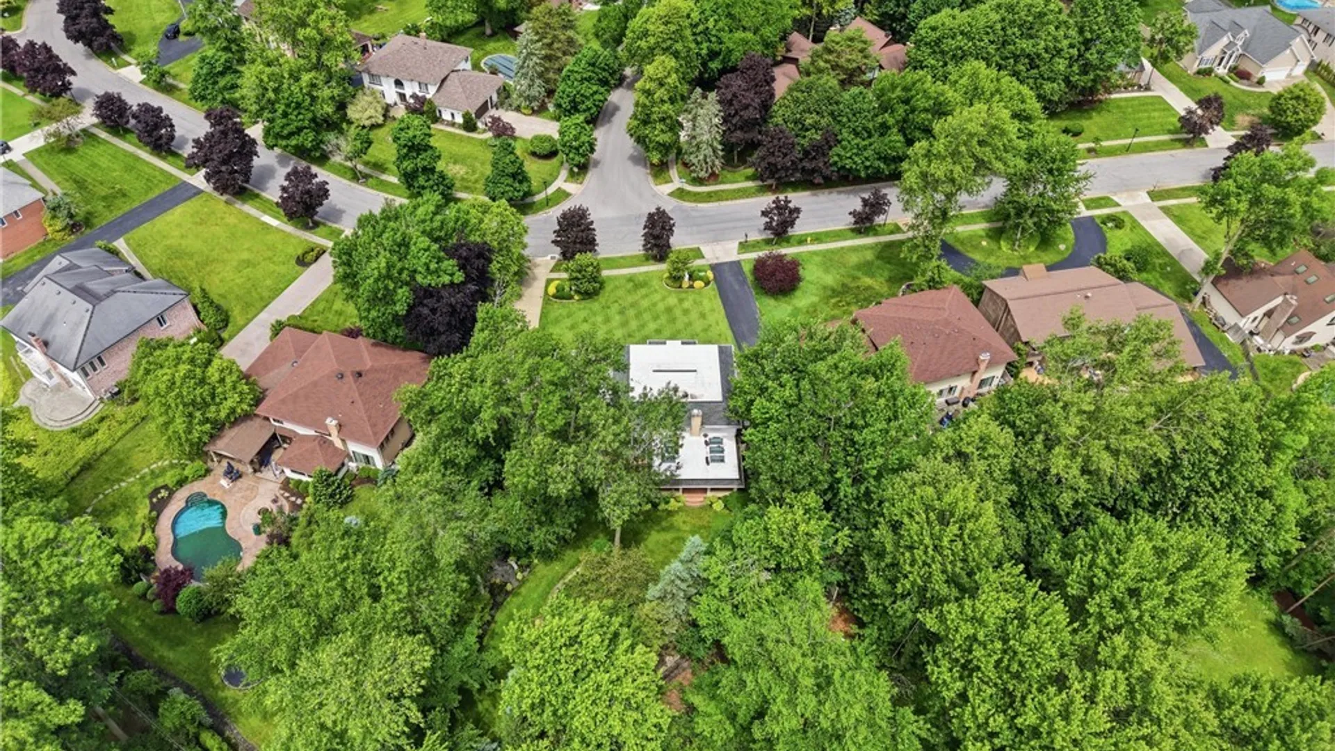 Property at 164 Crestwood Lane, Amherst, NY 14221 7