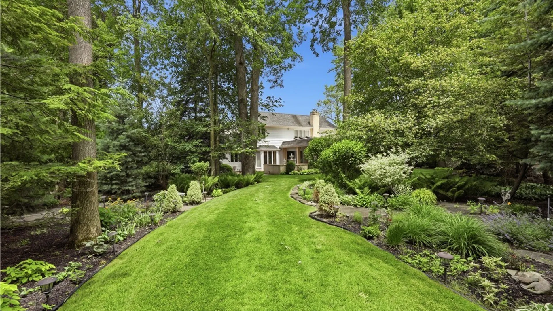 Property at 164 Crestwood Lane, Amherst, NY 14221 9