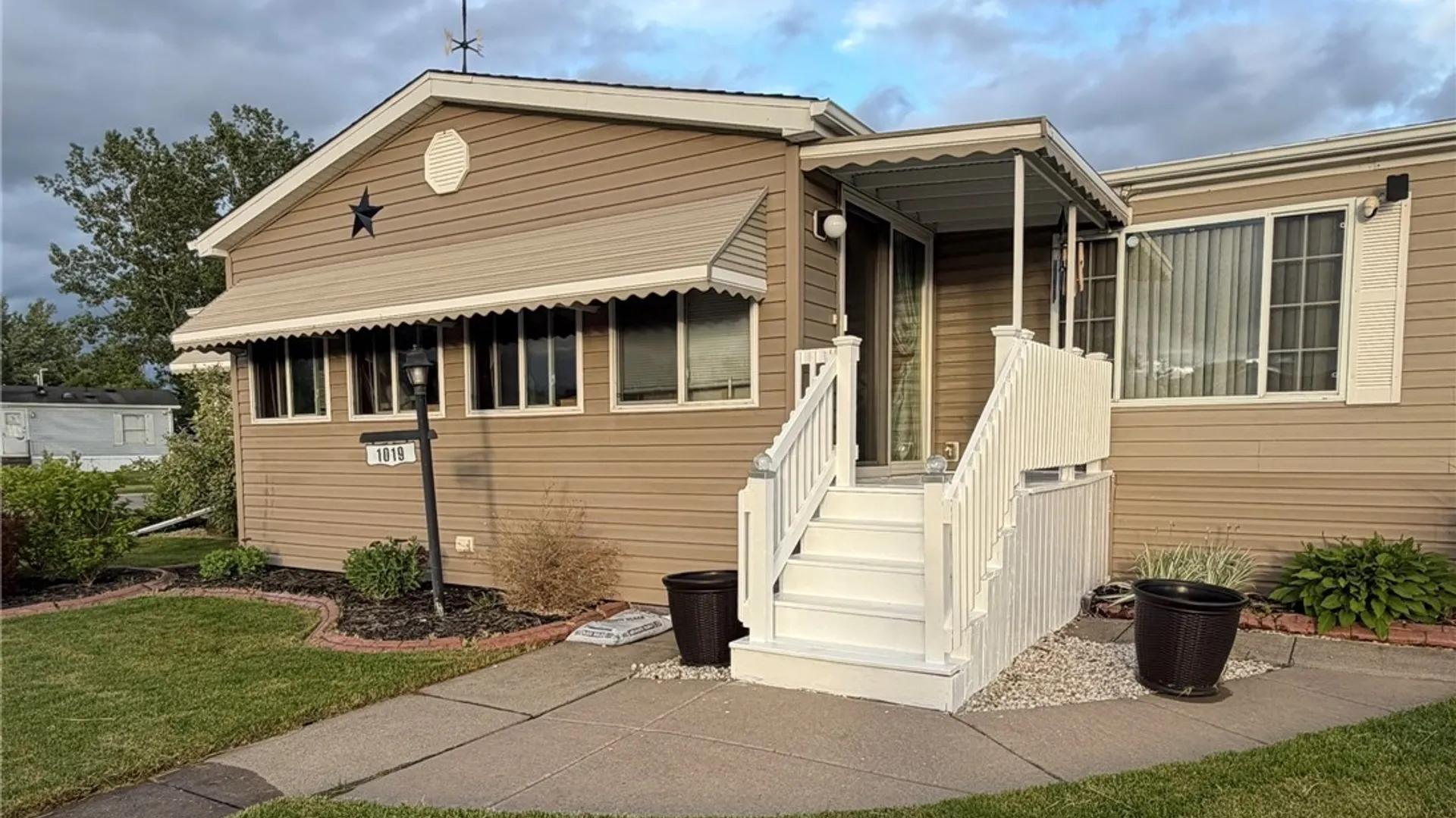 Property at 1019 Ridgewood Drive, Lockport Town, NY 14094 2