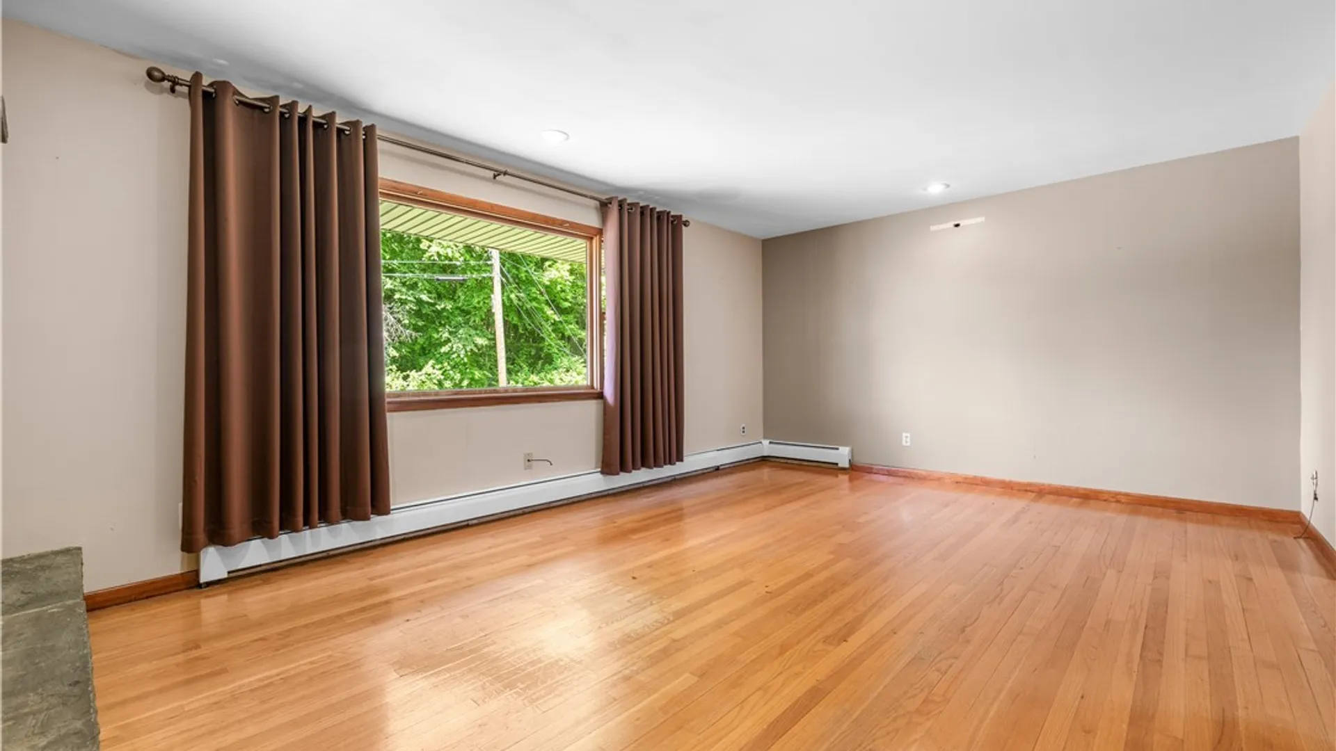 Property at 464 Oakdale Avenue, Utica, NY 13502 4