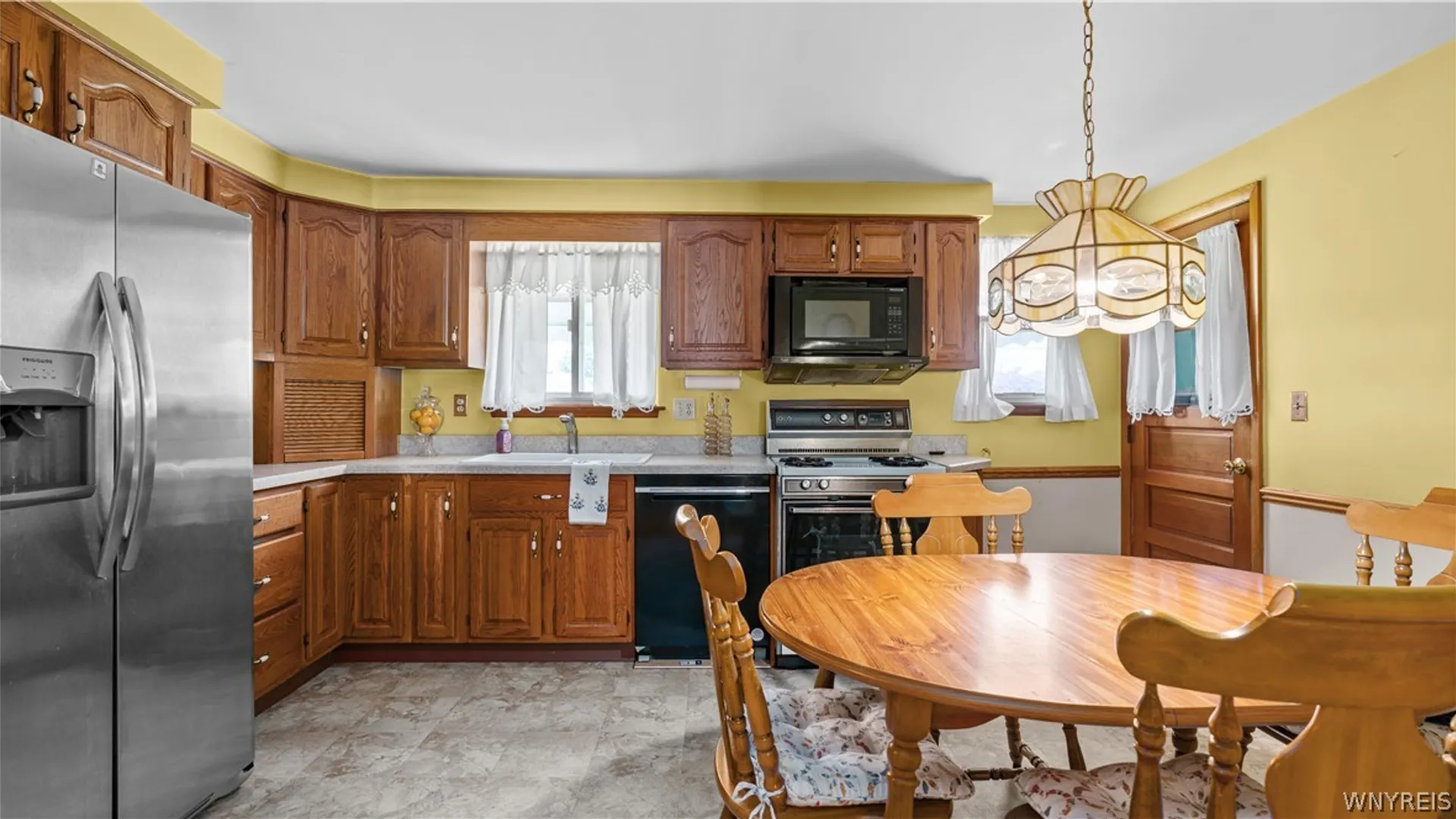 Property at 34 Louise Drive, Cheektowaga, NY 14227 11