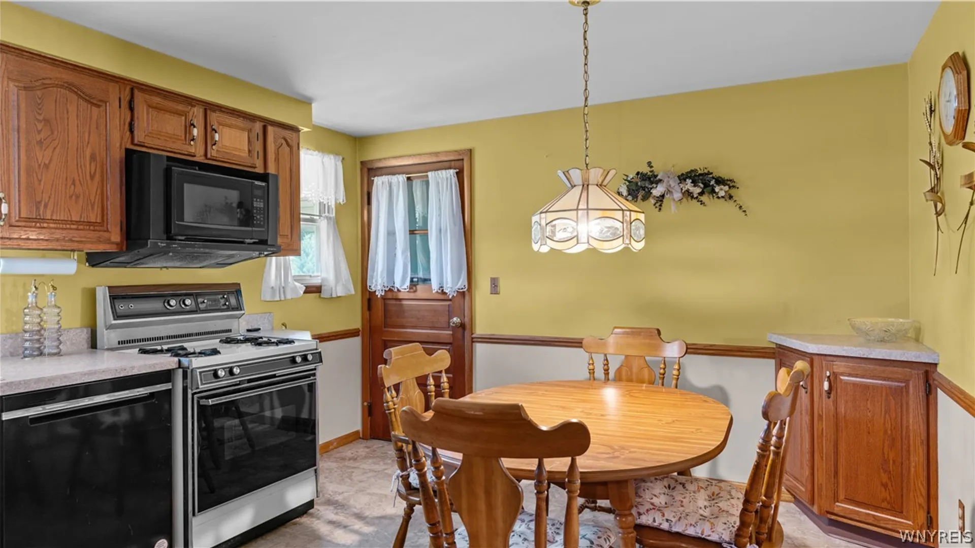 Property at 34 Louise Drive, Cheektowaga, NY 14227 12