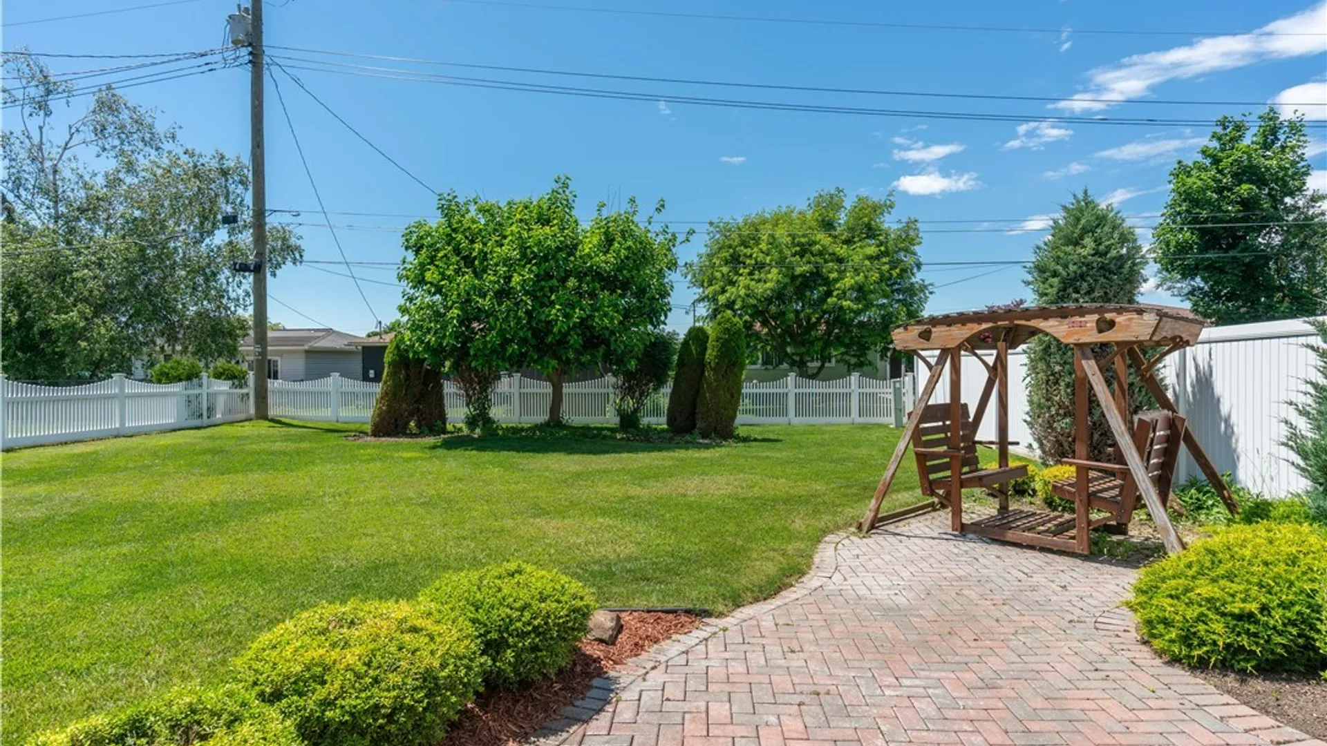 Property at 34 Louise Drive, Cheektowaga, NY 14227 38