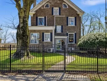 Property at 1 Hillcrest Street, Niagara Falls, NY 14303