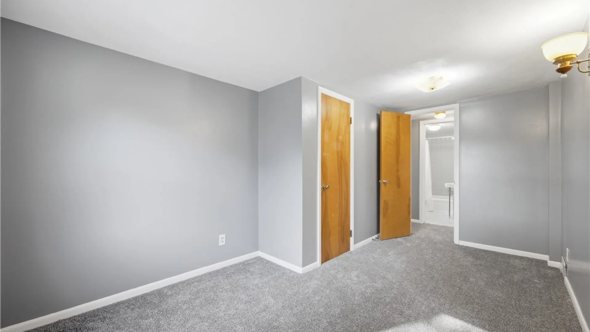 Property at 3385 Dickens Road, Hamburg, NY 14219 32