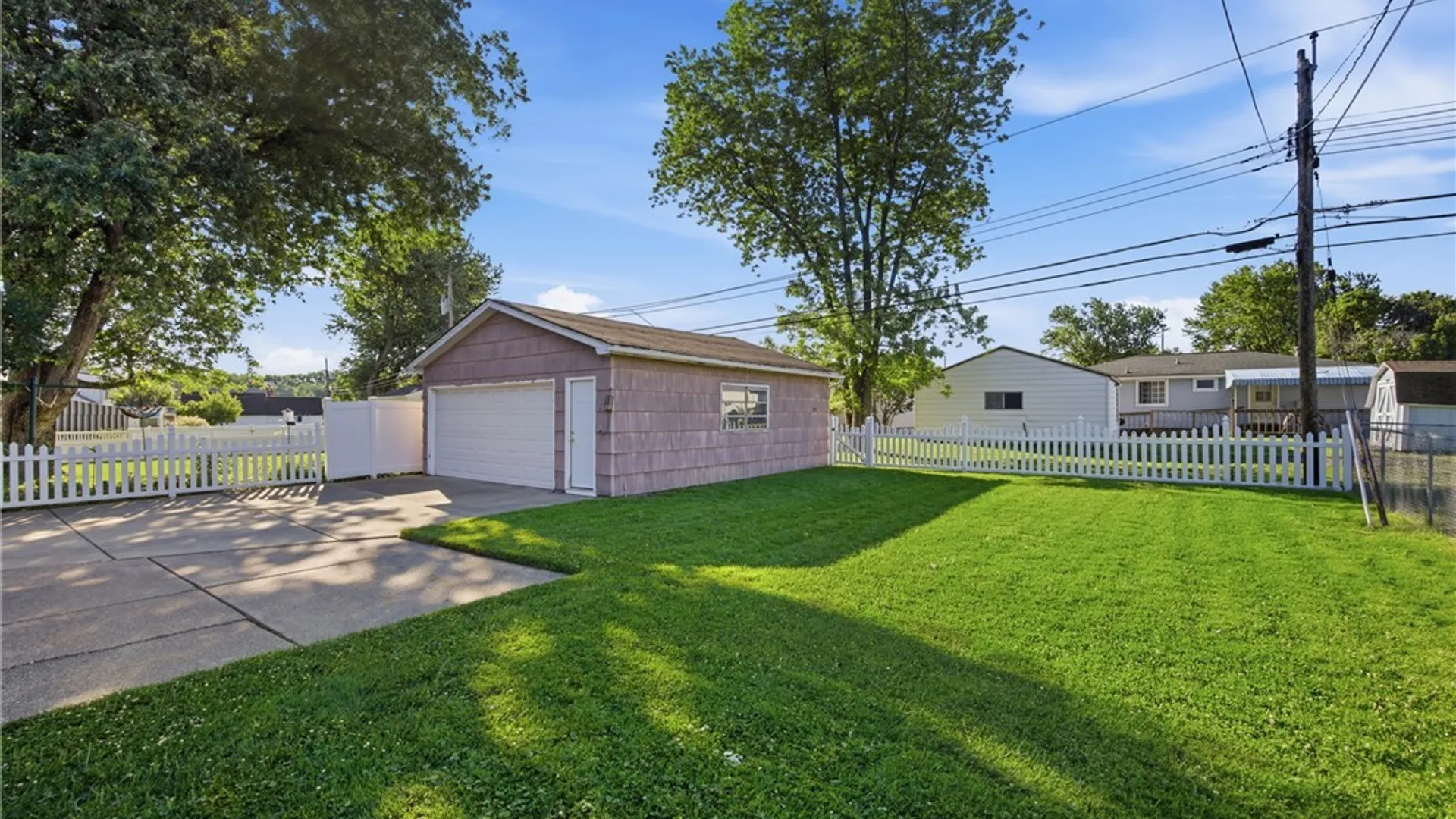 Property at 3385 Dickens Road, Hamburg, NY 14219 40