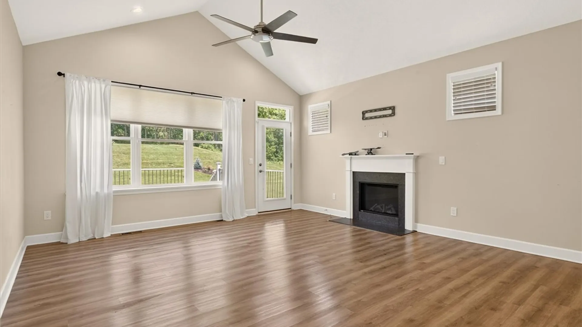 Property at 57 Thompson Ln, Canandaigua City, NY 14424 17