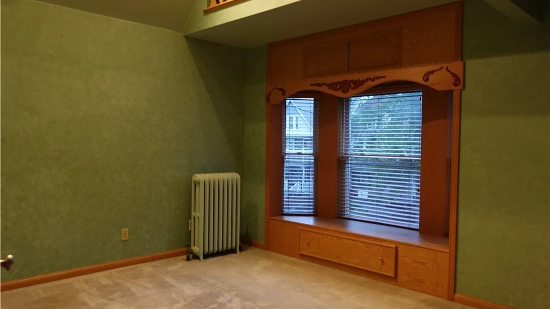 Property at 12 Seneca Pksd, Buffalo, NY 14210 16