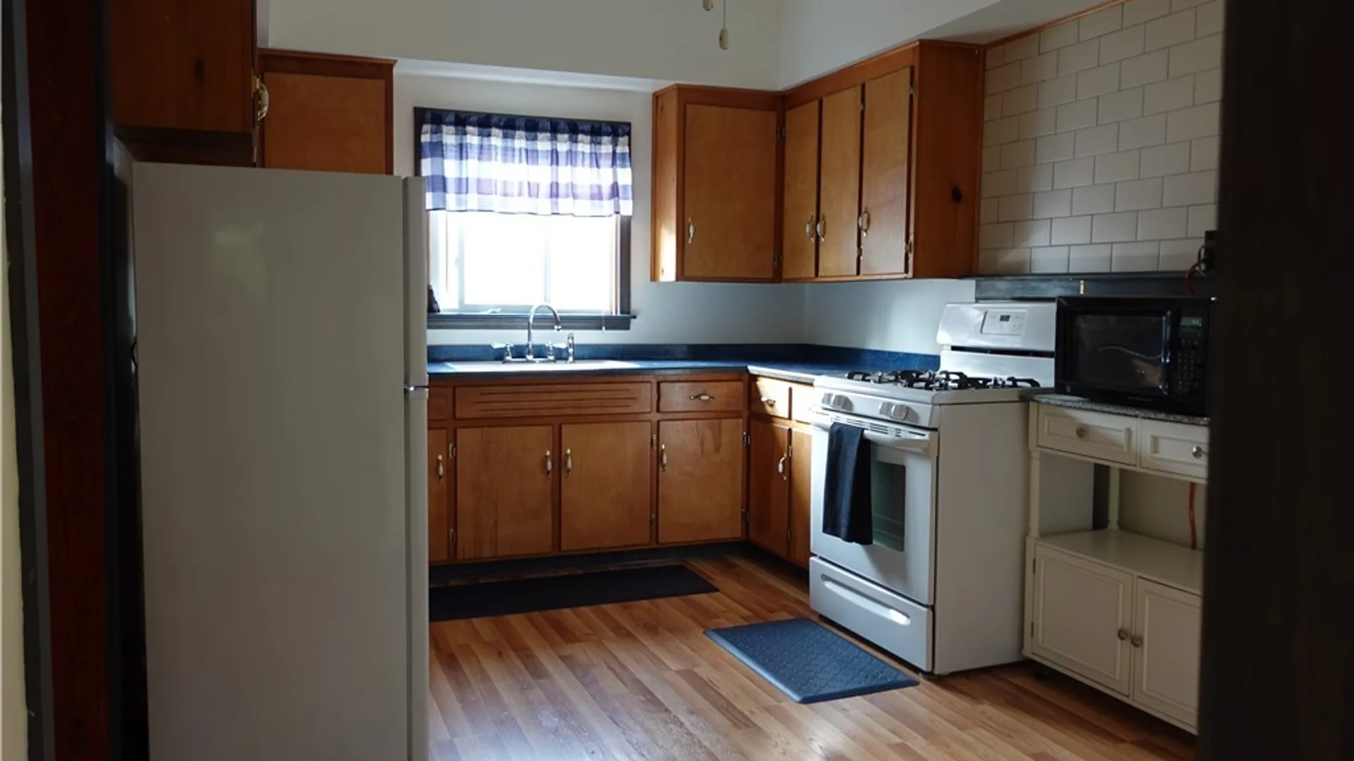 Property at 12 Seneca Pksd, Buffalo, NY 14210 6