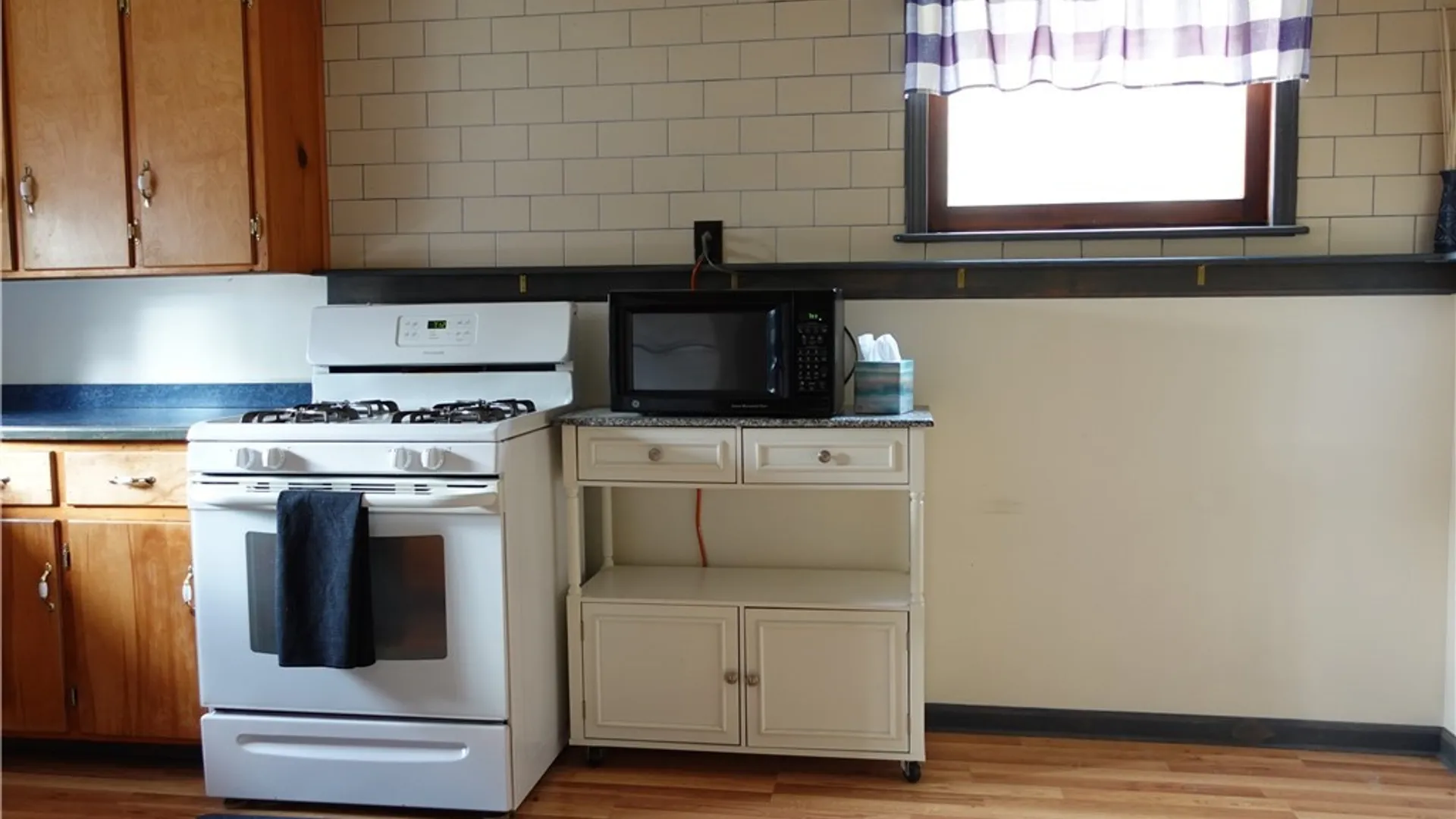 Property at 12 Seneca Pksd, Buffalo, NY 14210 7