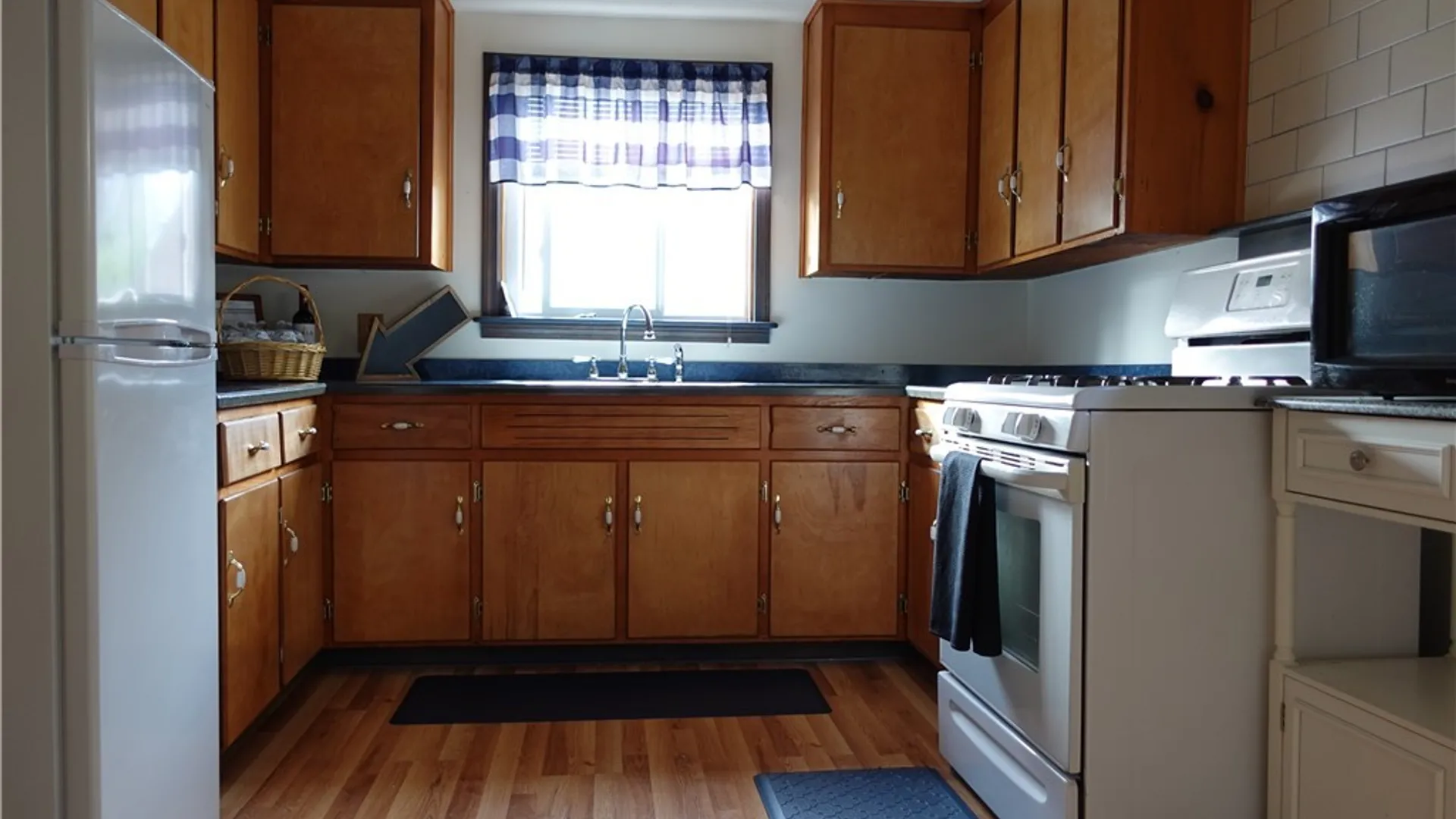 Property at 12 Seneca Pksd, Buffalo, NY 14210 8