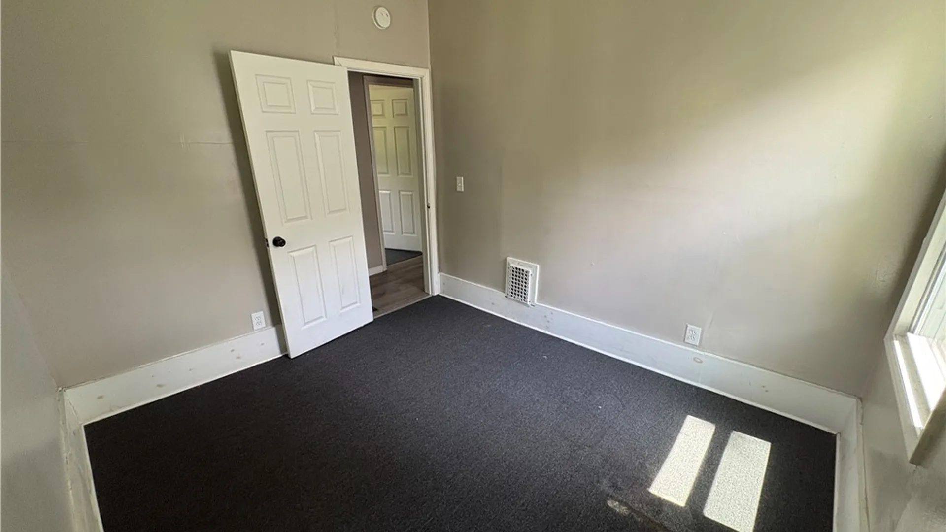 Property at 15 Home Place, Rochester, NY 14611 18