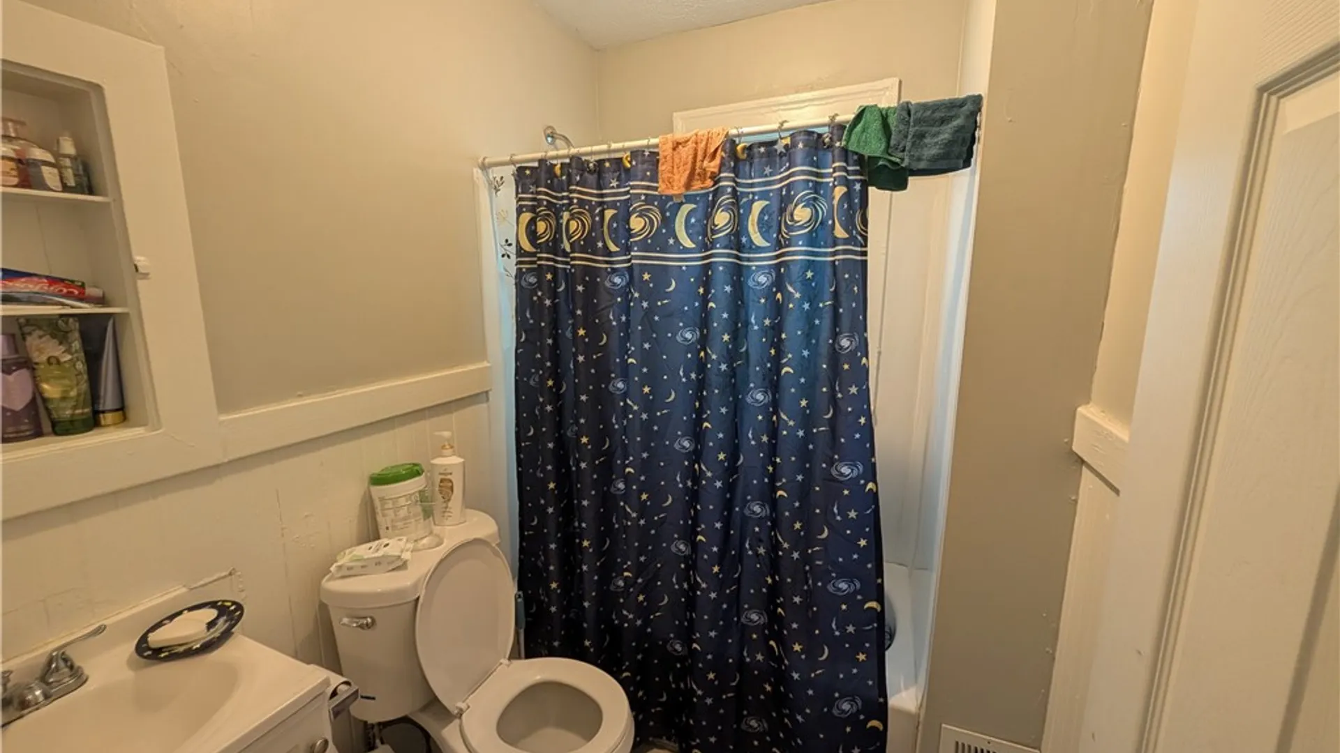 Property at 15 Home Place, Rochester, NY 14611 34