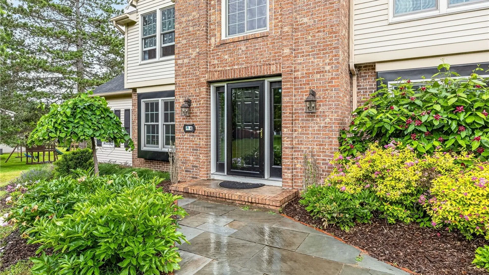 Property at 4 Park View Drive, Pittsford, NY 14534 2