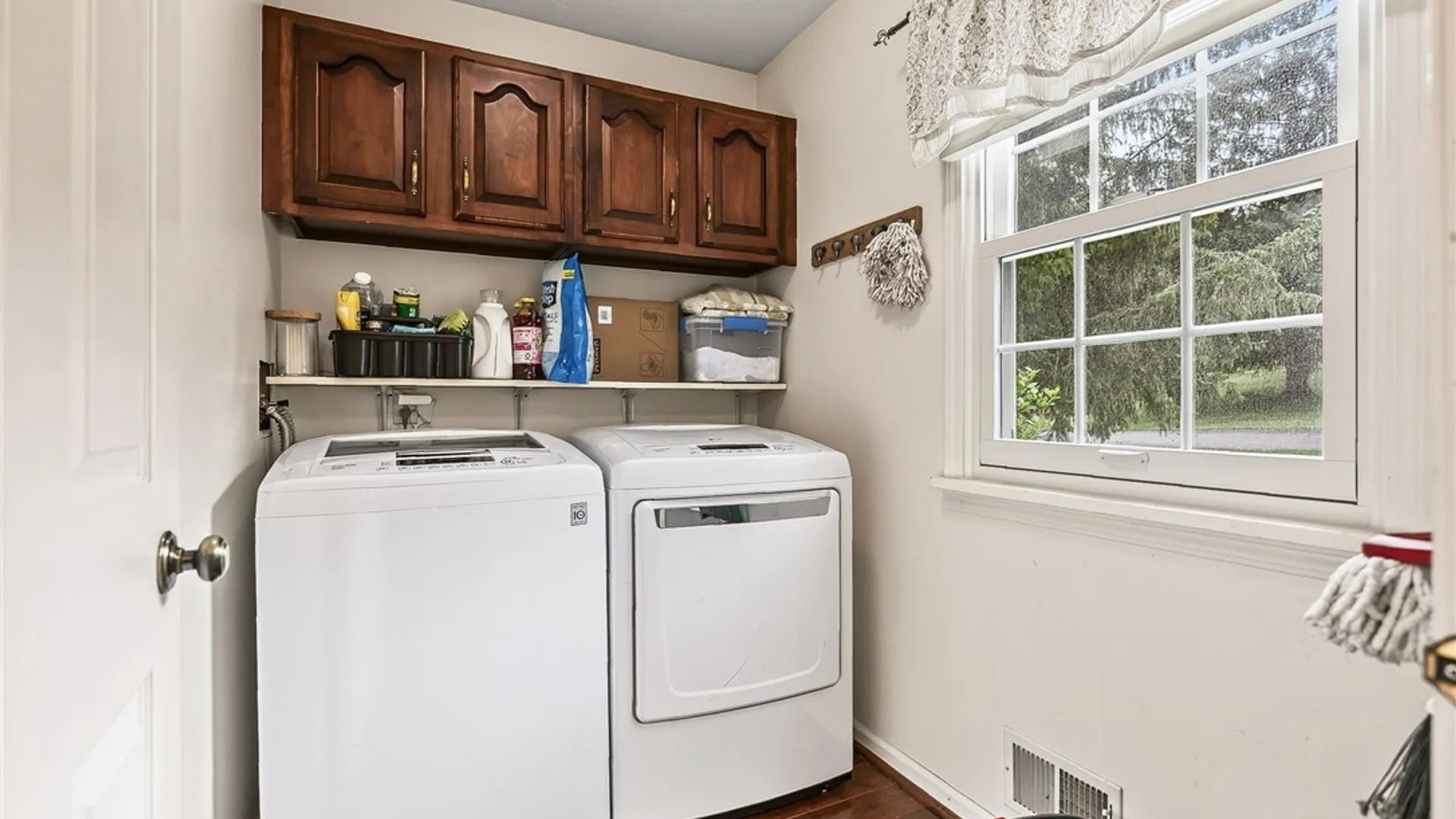 Property at 4 Park View Drive, Pittsford, NY 14534 33