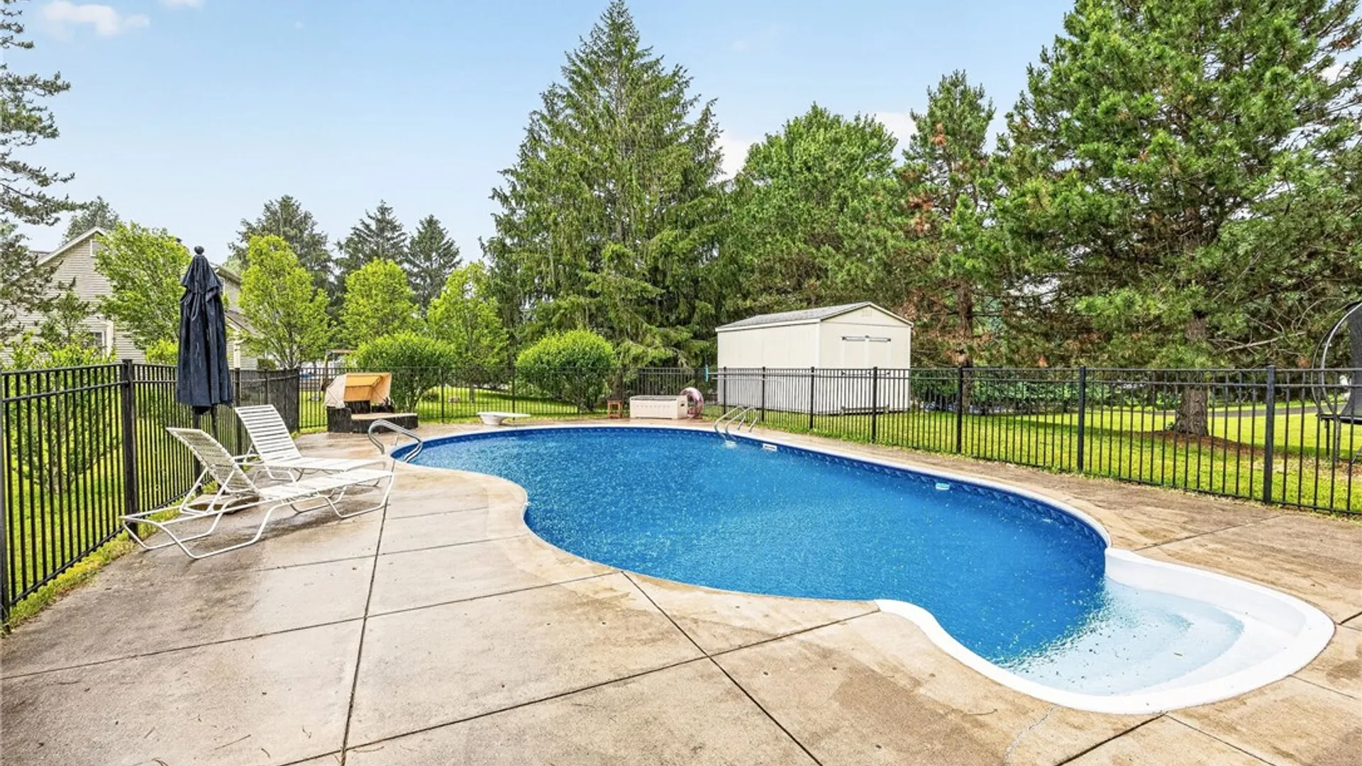 Property at 4 Park View Drive, Pittsford, NY 14534 38
