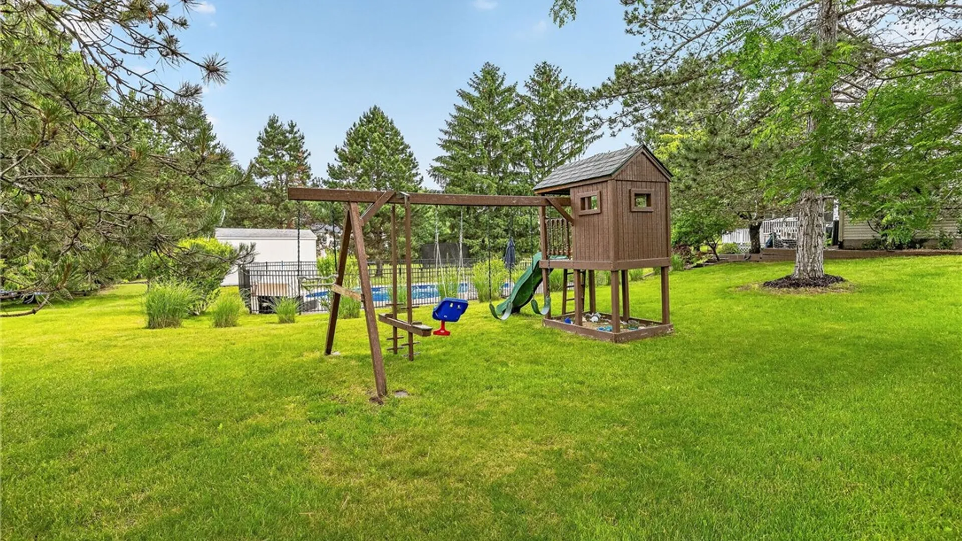 Property at 4 Park View Drive, Pittsford, NY 14534 41