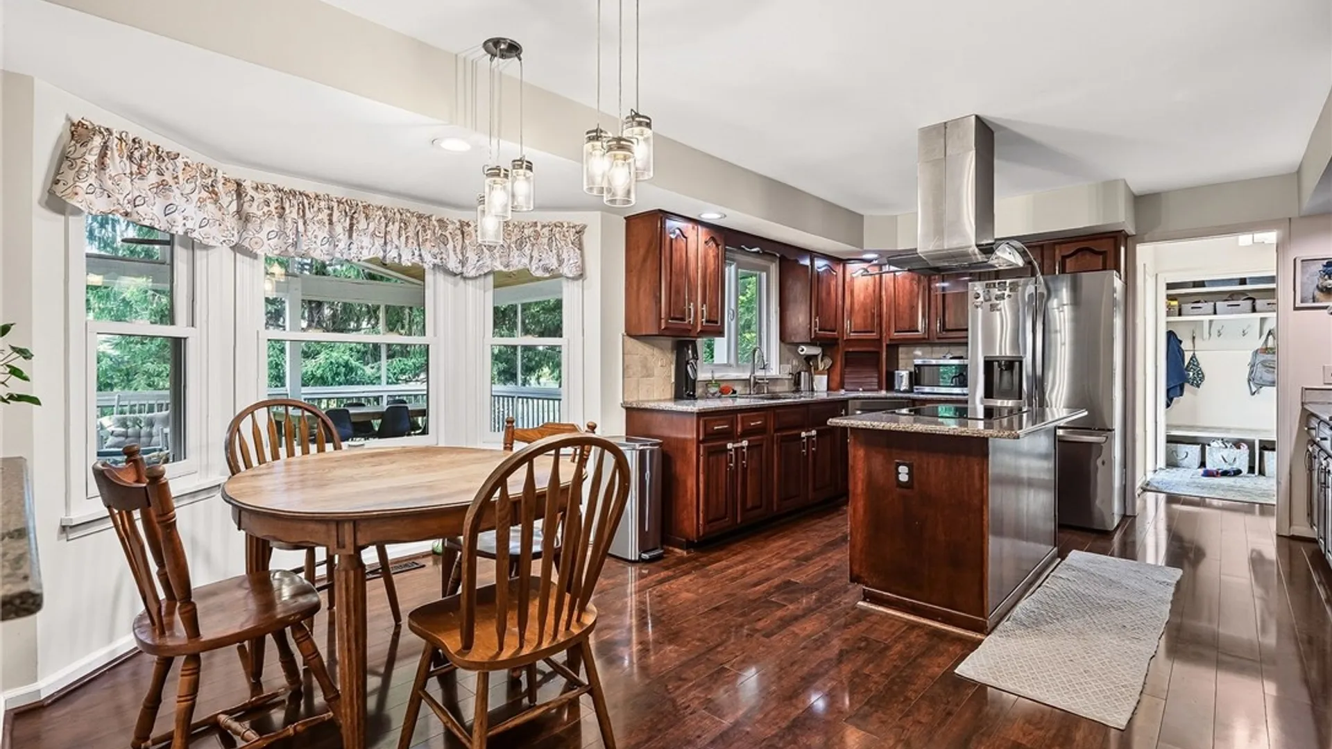 Property at 4 Park View Drive, Pittsford, NY 14534 8