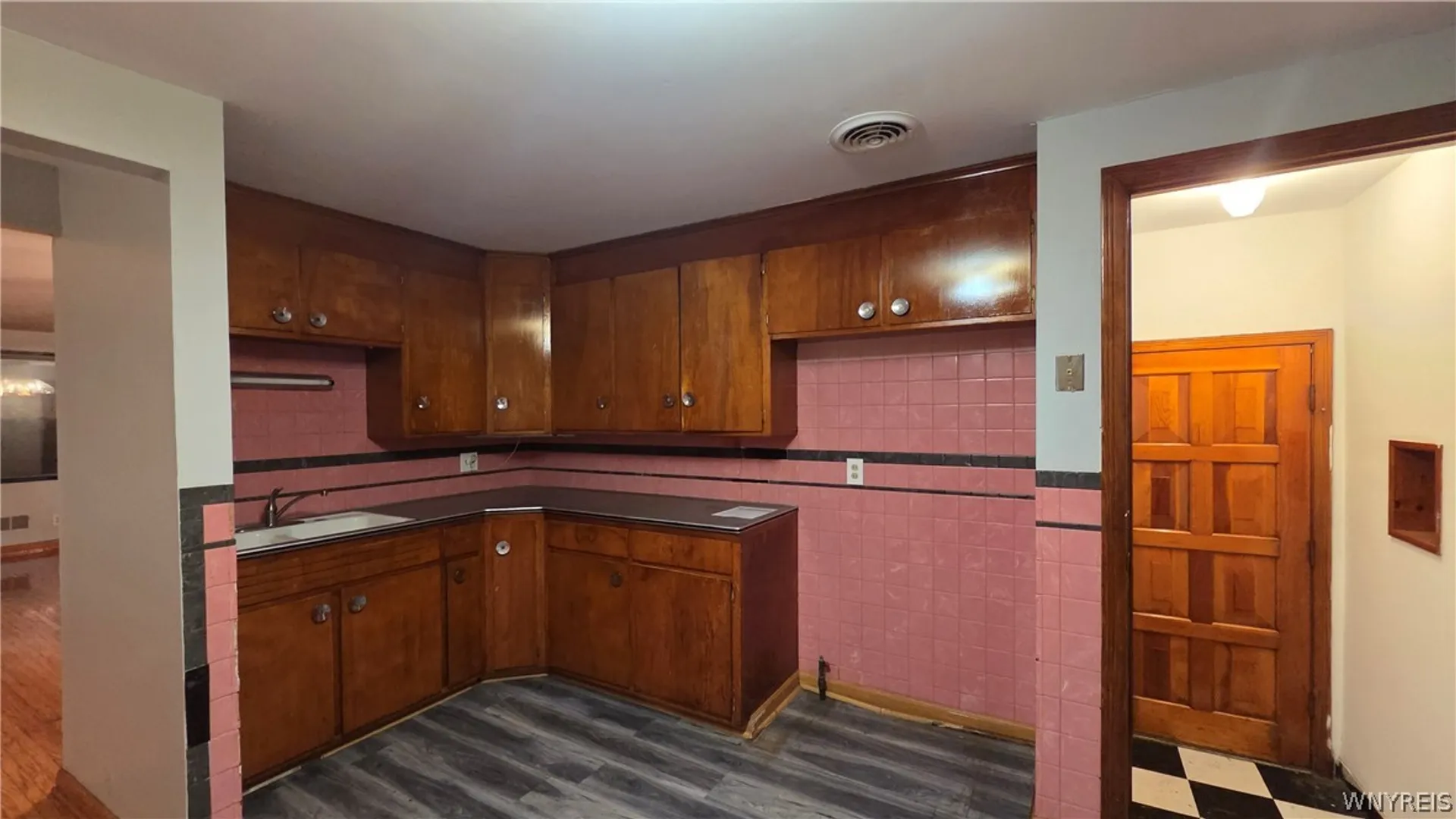 Property at 841 George Urban Boulevard, Cheektowaga, NY 14225 15