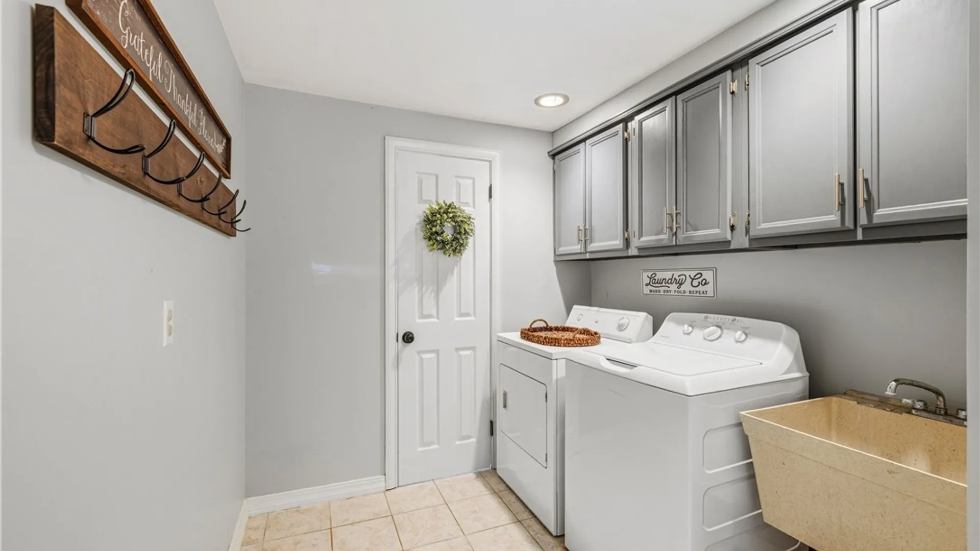 Property at 97 Tanglewood Drive, Orchard Park, NY 14127 34