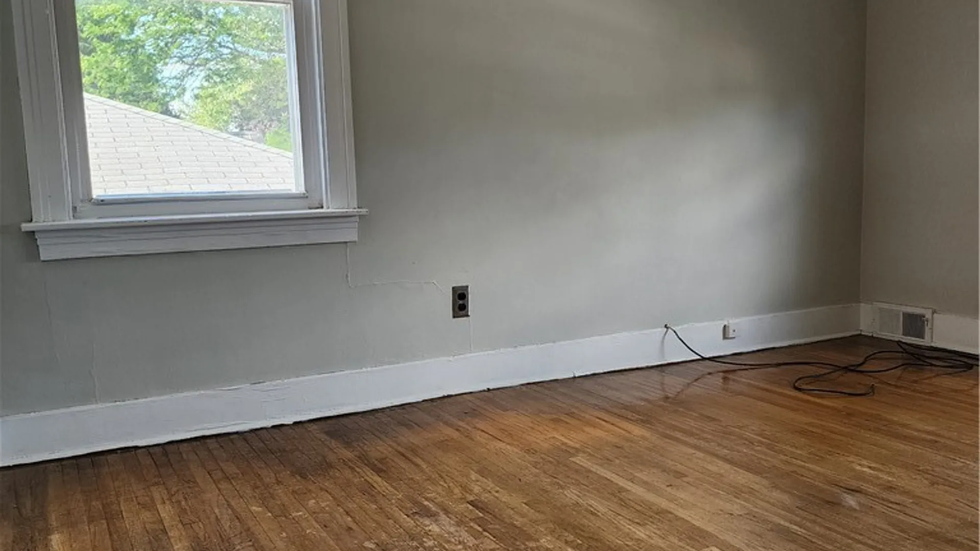 Property at 42 Onondaga Avenue, West Seneca, NY 14220 11