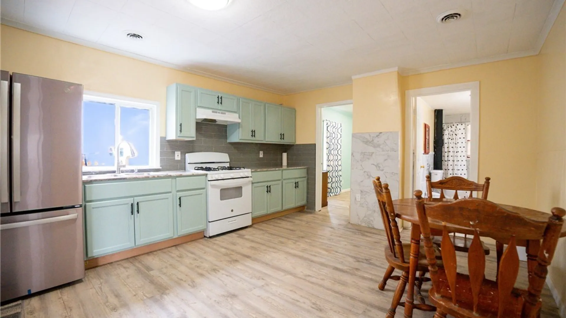 Property at 98 Hedley Street, Cheektowaga, NY 14206 23