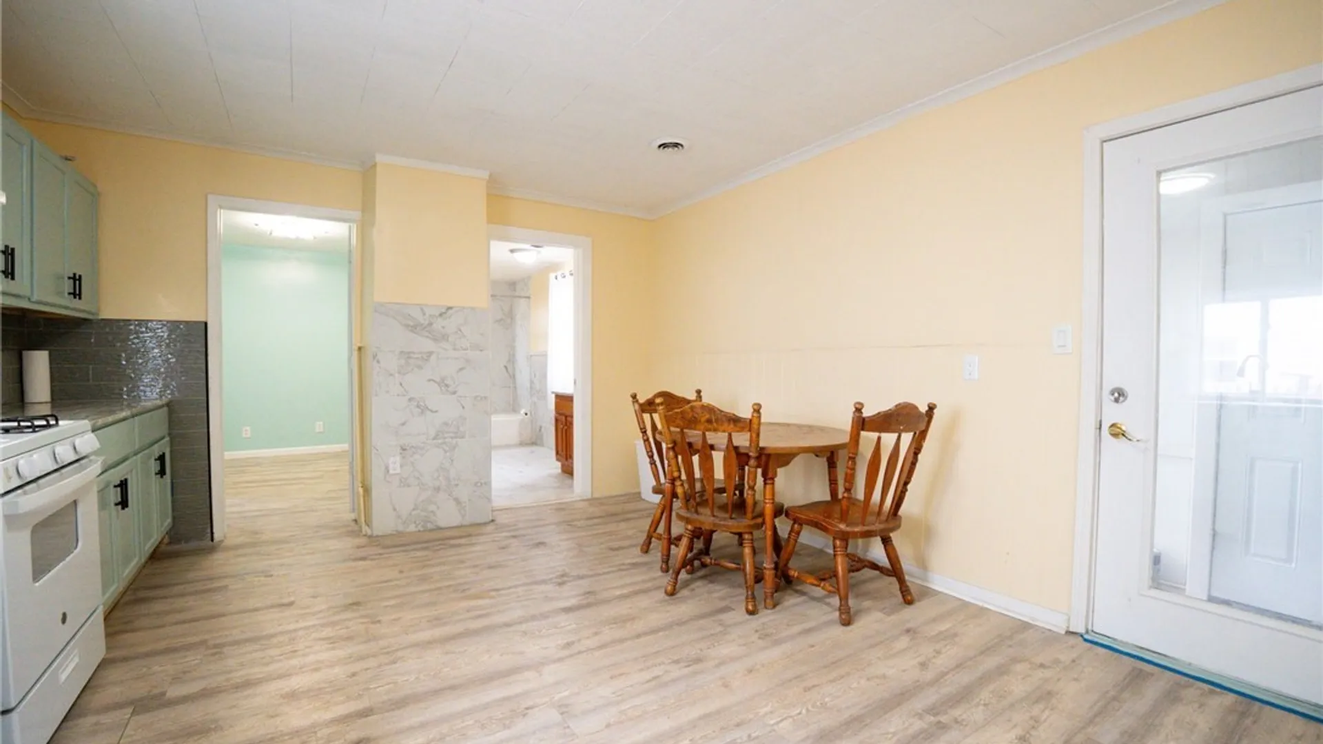Property at 98 Hedley Street, Cheektowaga, NY 14206 28