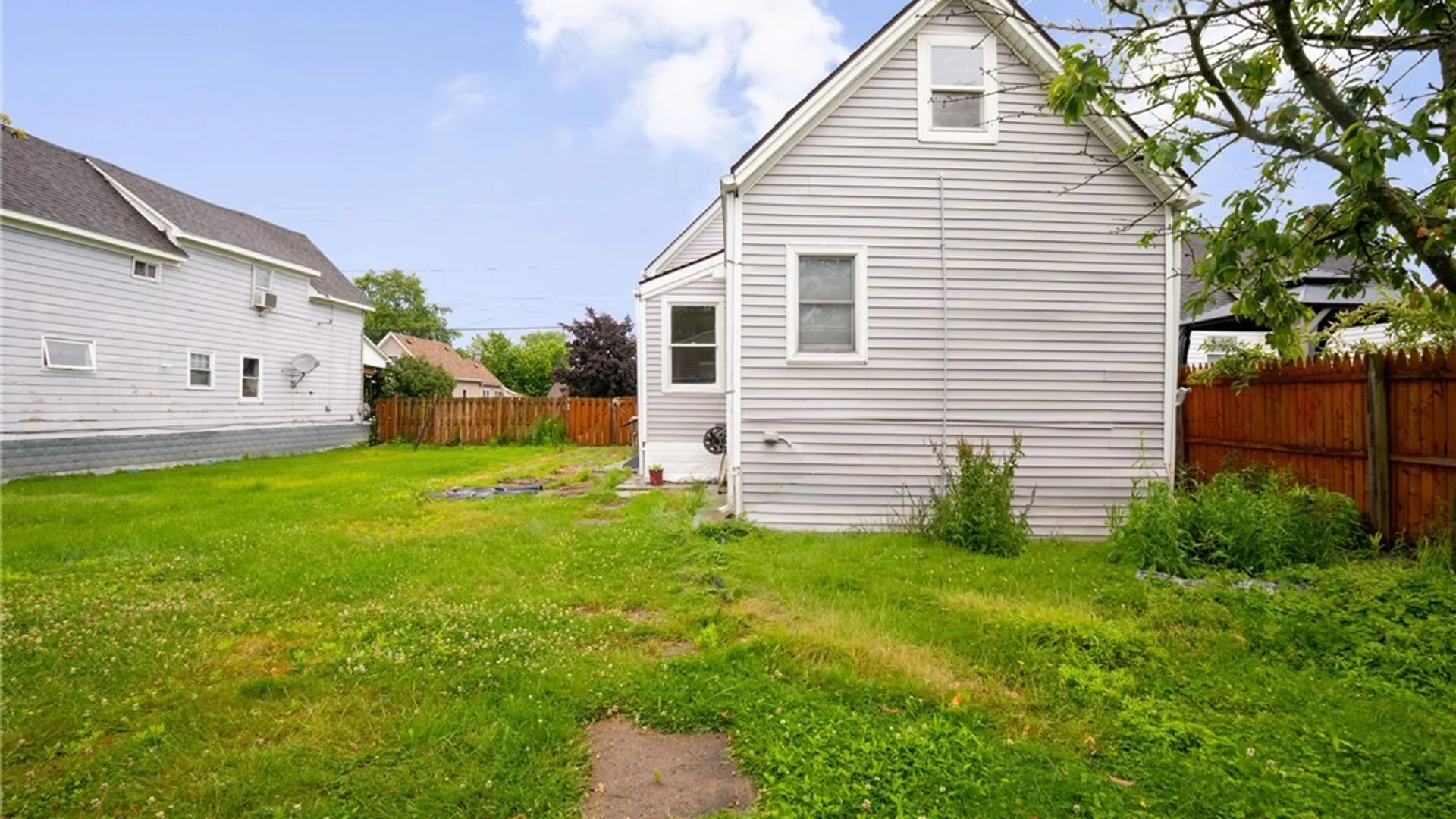 Property at 98 Hedley Street, Cheektowaga, NY 14206 5