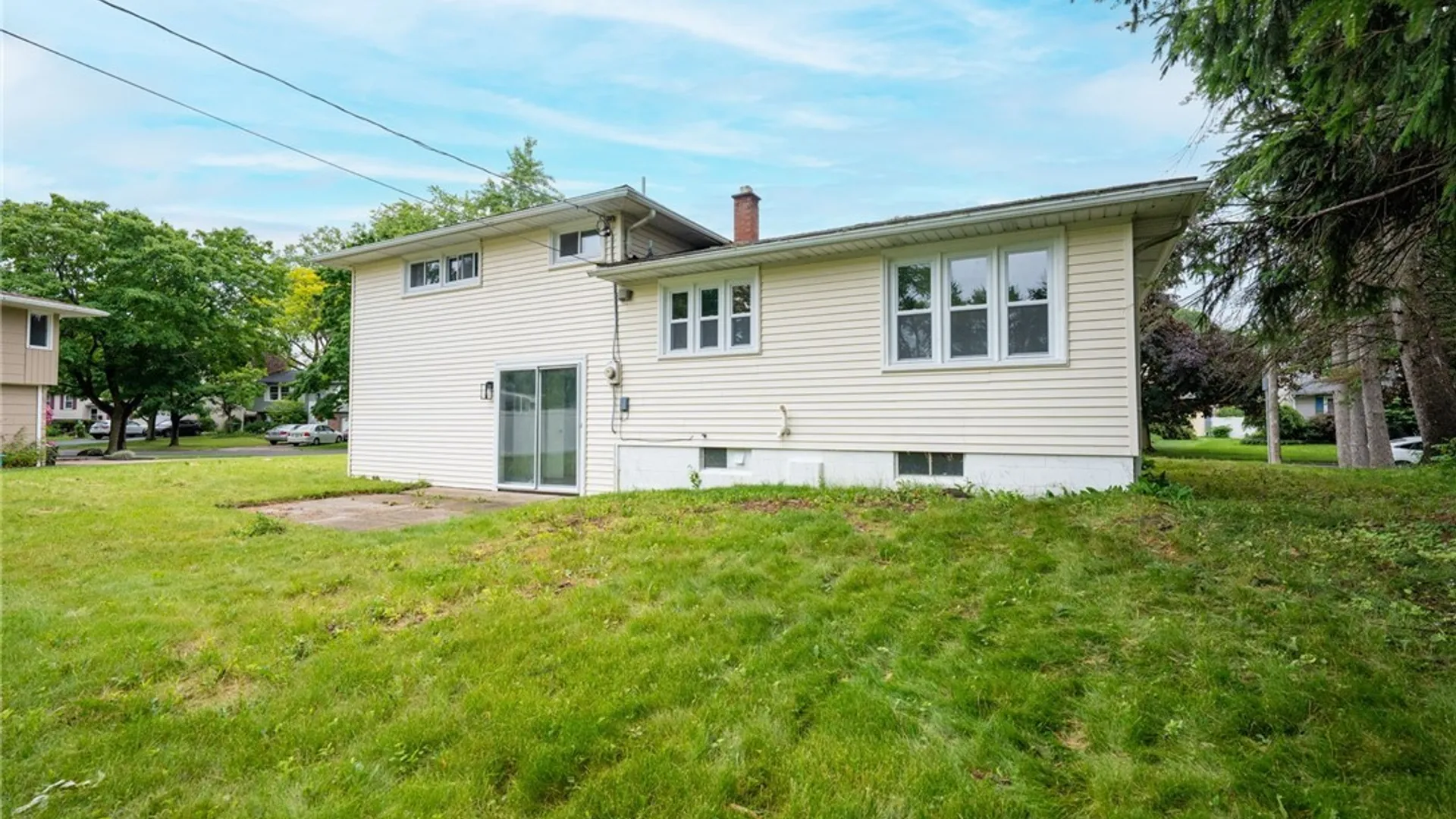 Property at 930 Sun Valley Drive, North Tonawanda, NY 14120 5